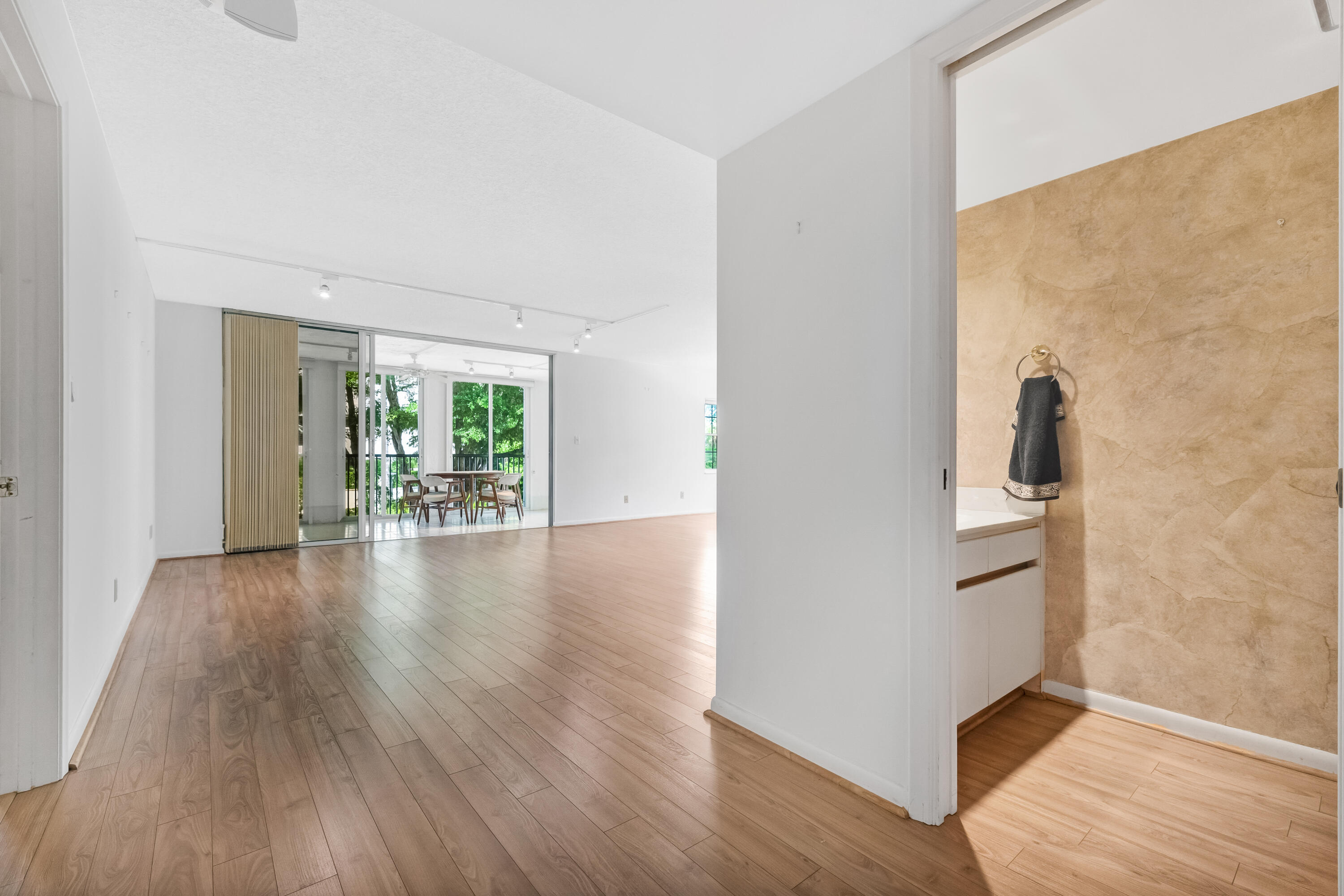 7370 Orangewood ##208, Boca Raton FL 33433