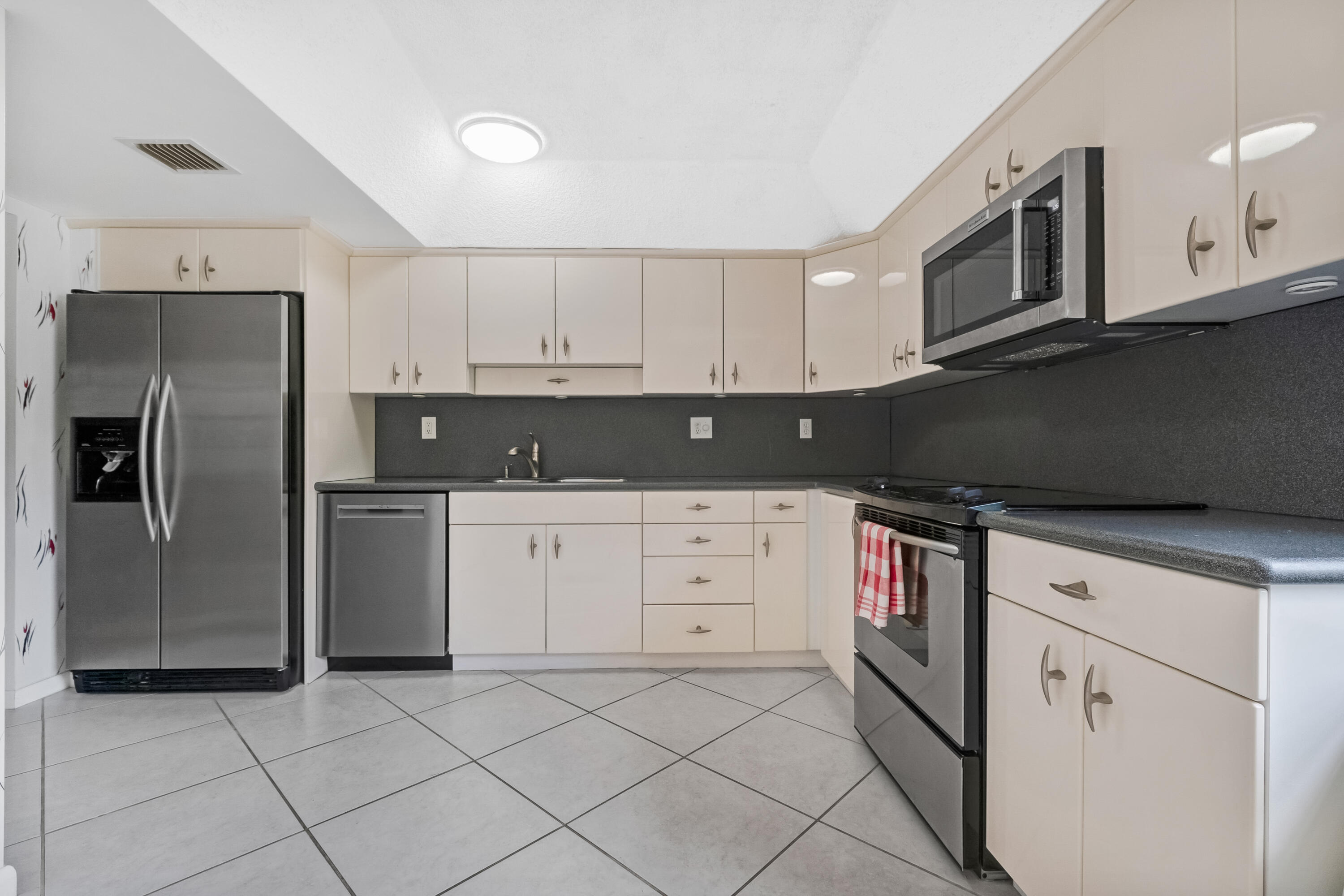7370 Orangewood ##208, Boca Raton FL 33433