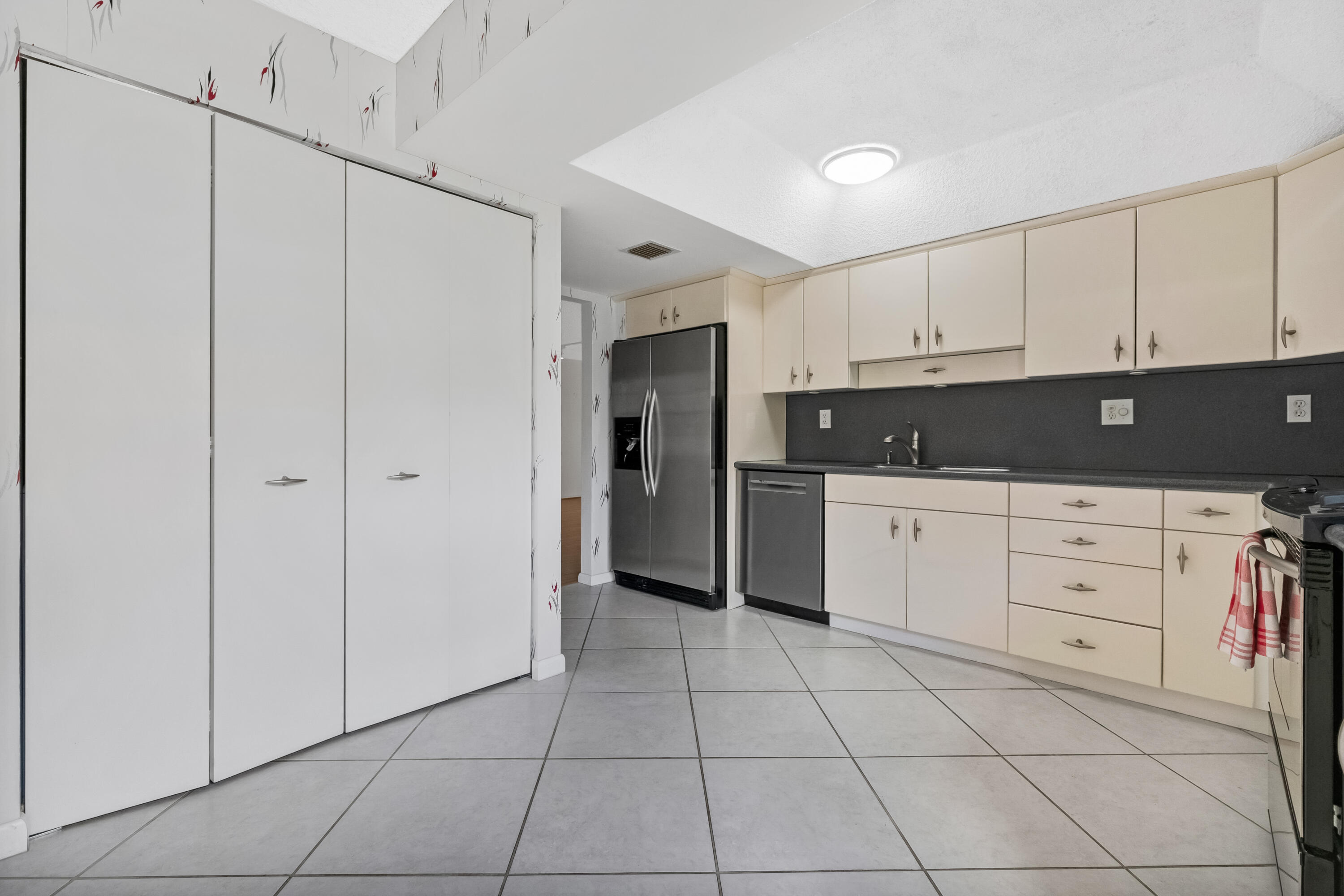 7370 Orangewood ##208, Boca Raton FL 33433