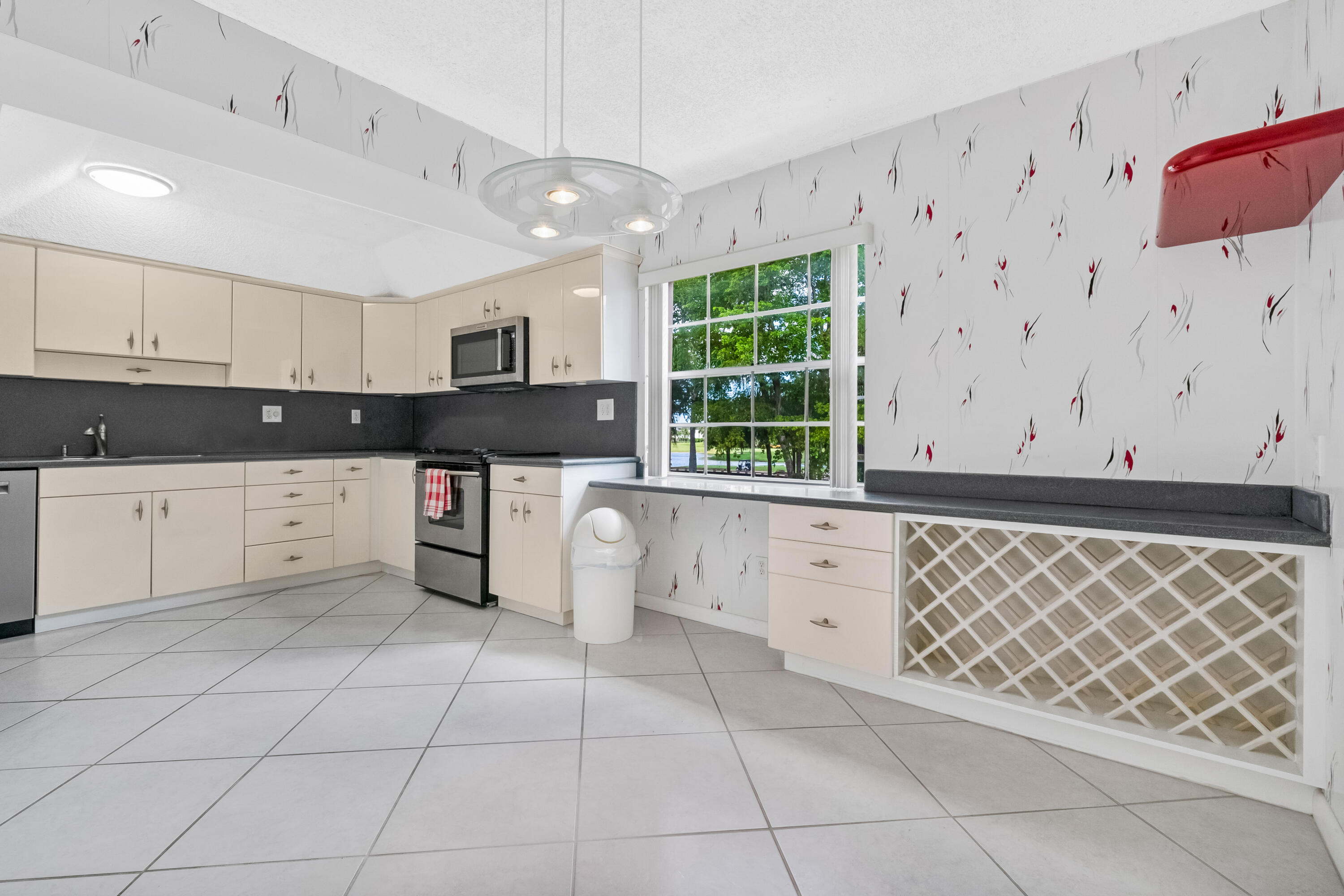 7370 Orangewood ##208, Boca Raton FL 33433