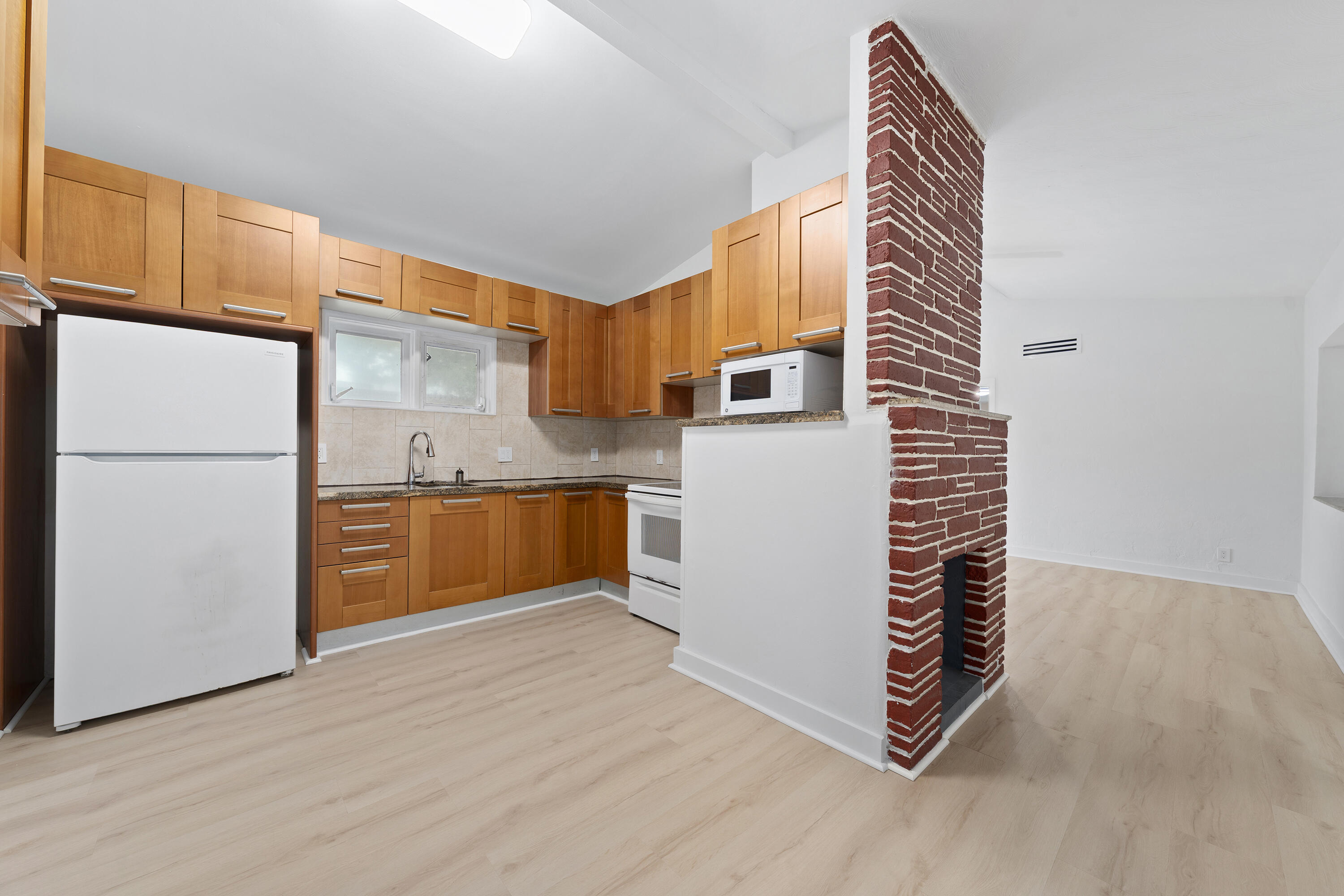 199 NW 9TH, Boca Raton FL 33432