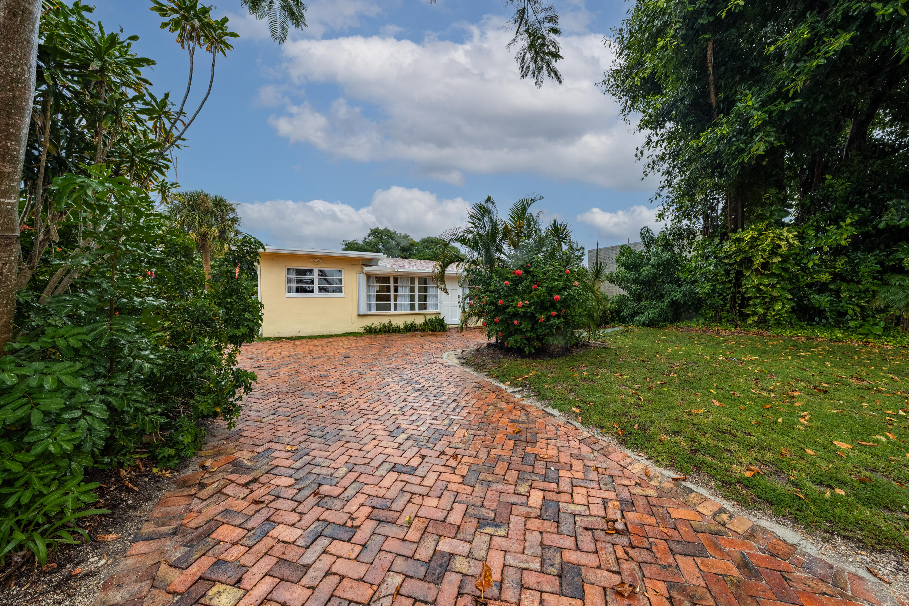 199 NW 9TH, Boca Raton FL 33432