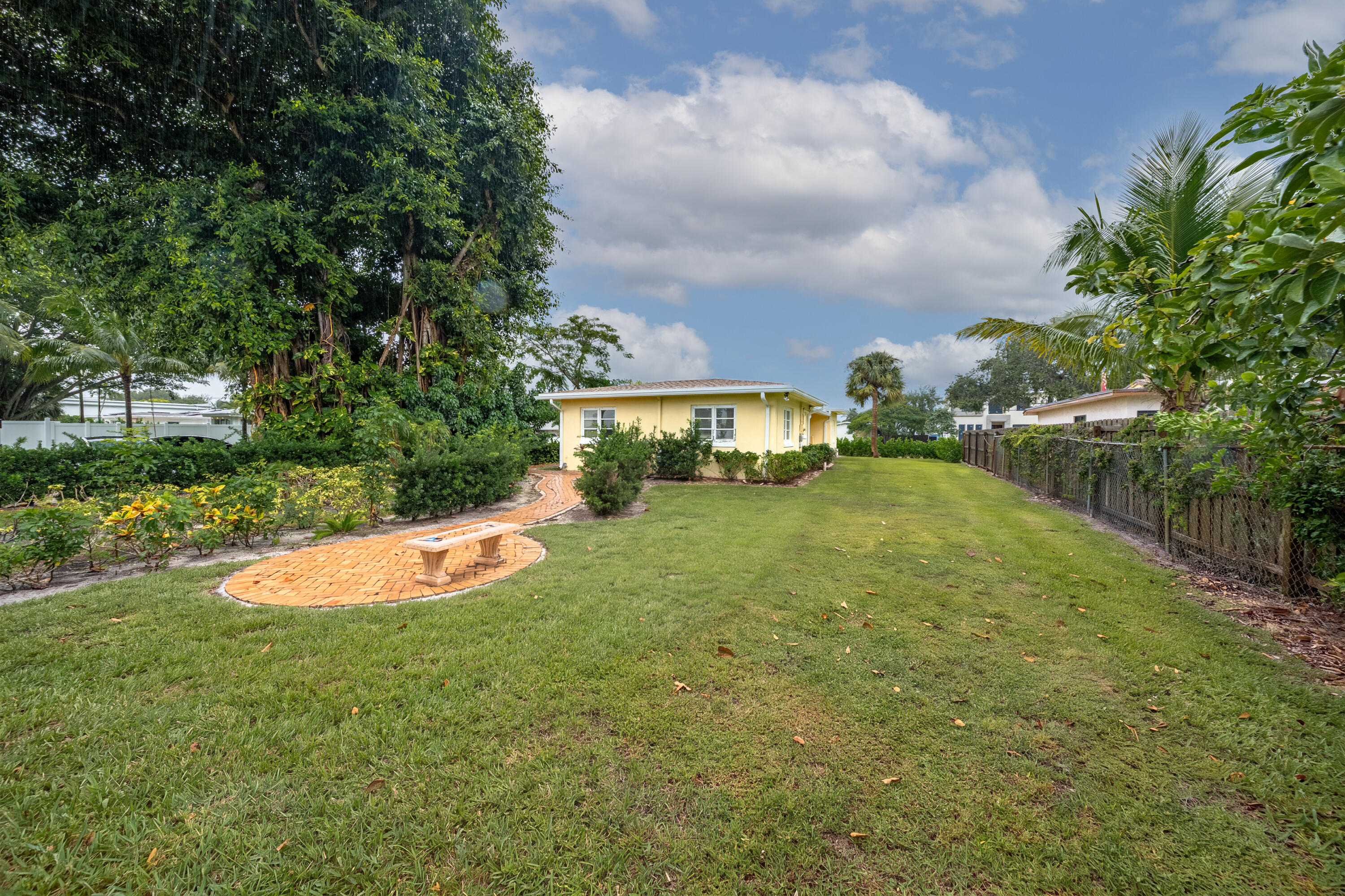 199 NW 9TH, Boca Raton FL 33432