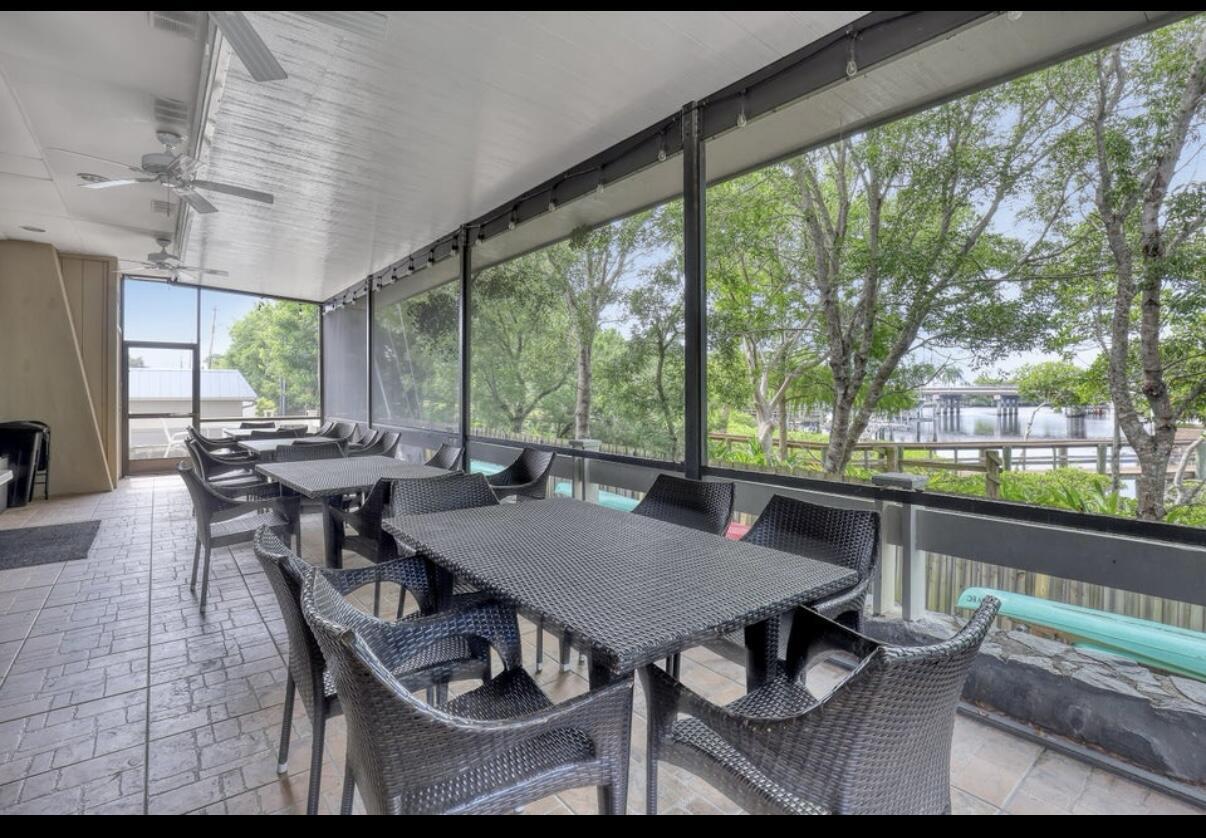 18390 SE WOOD HAVEN #e, Jupiter FL 33469