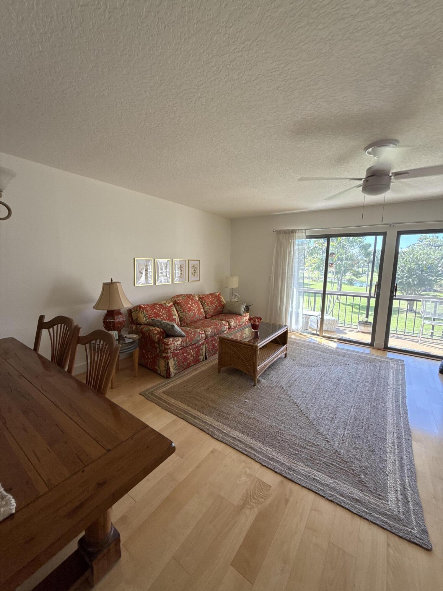 18390 SE WOOD HAVEN #e, Jupiter FL 33469