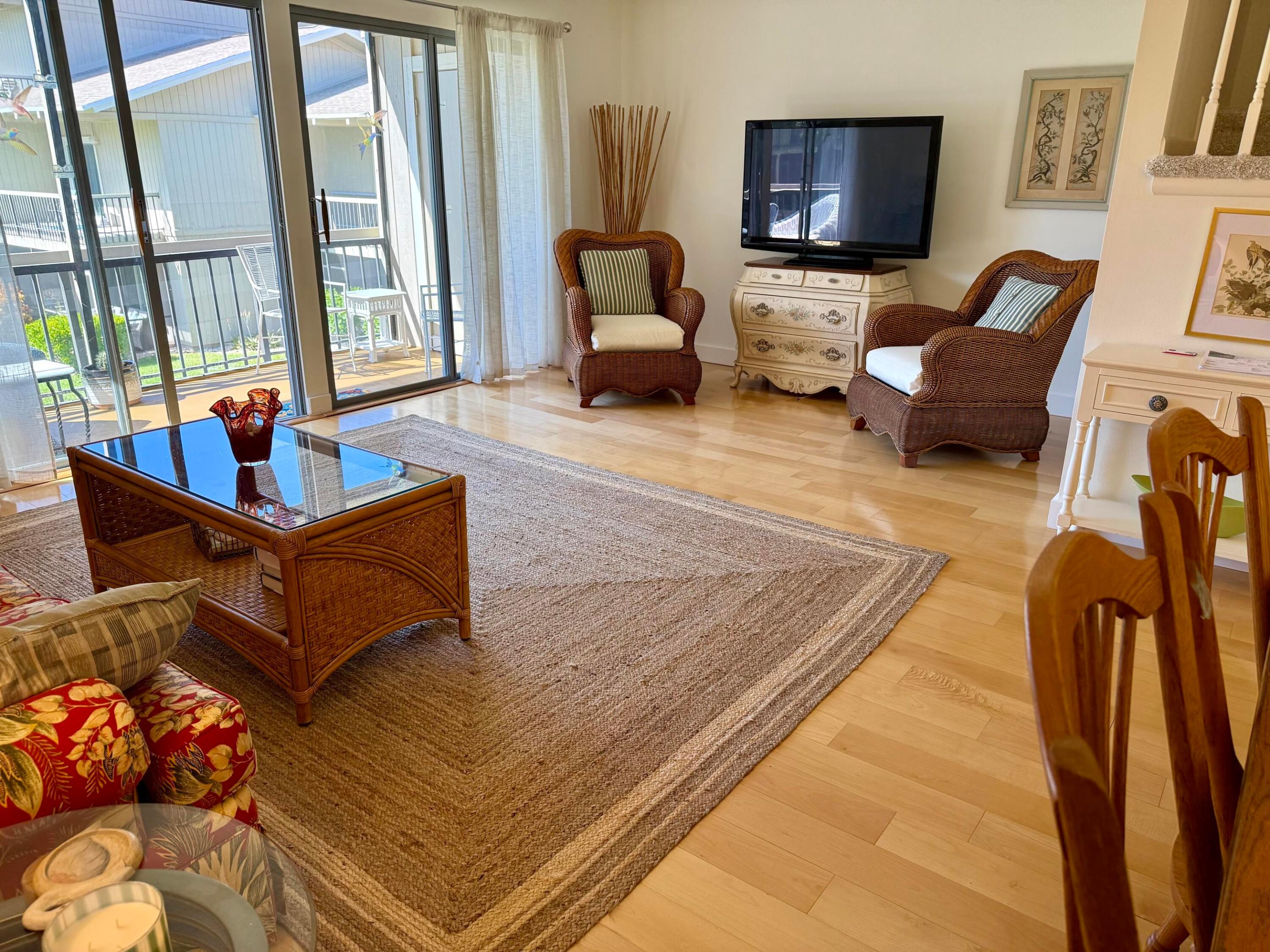 18390 SE WOOD HAVEN #e, Jupiter FL 33469