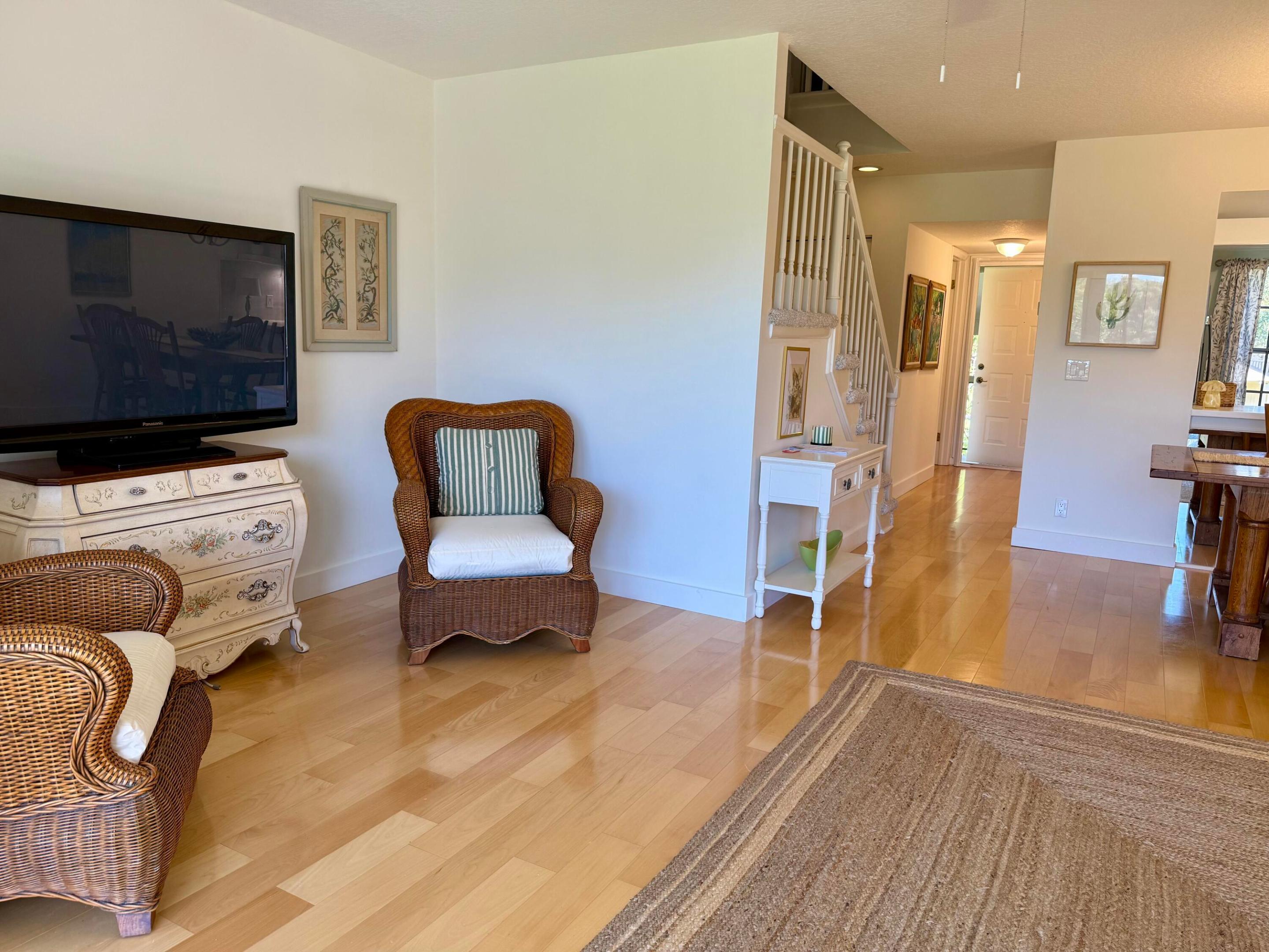 18390 SE WOOD HAVEN #e, Jupiter FL 33469