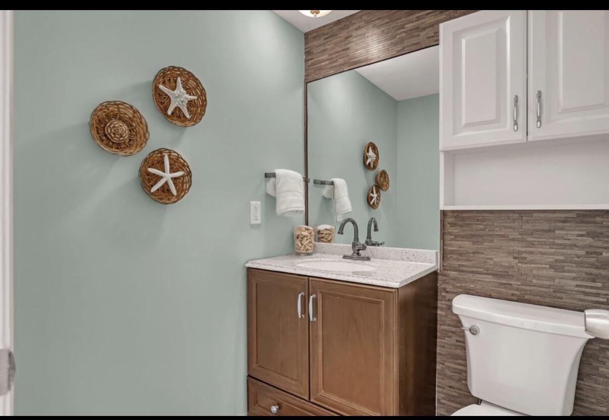 18390 SE WOOD HAVEN #e, Jupiter FL 33469