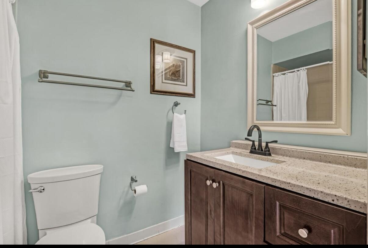 18390 SE WOOD HAVEN #e, Jupiter FL 33469