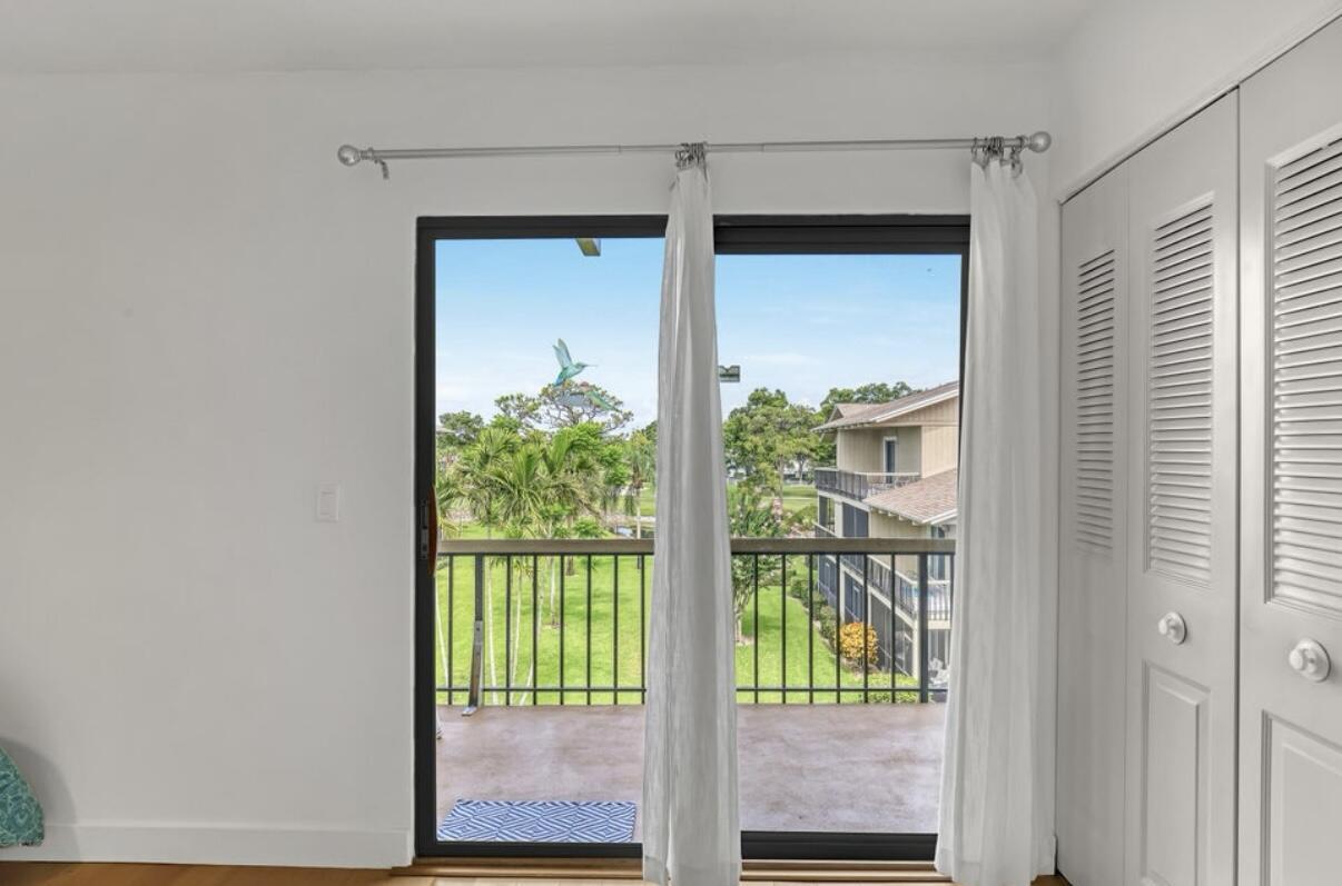 18390 SE WOOD HAVEN #e, Jupiter FL 33469