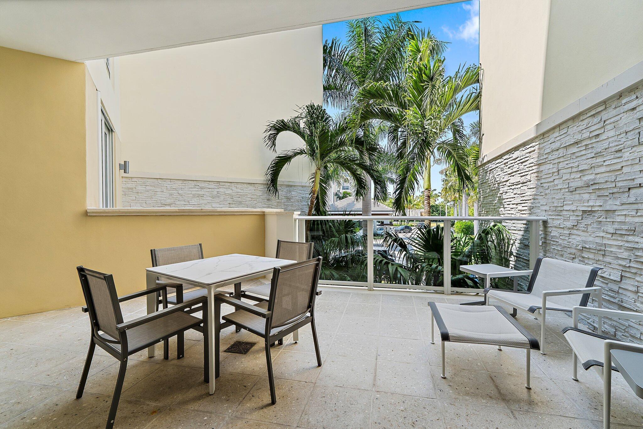 2720 Donald Ross #202, Palm Beach Gardens FL 33410