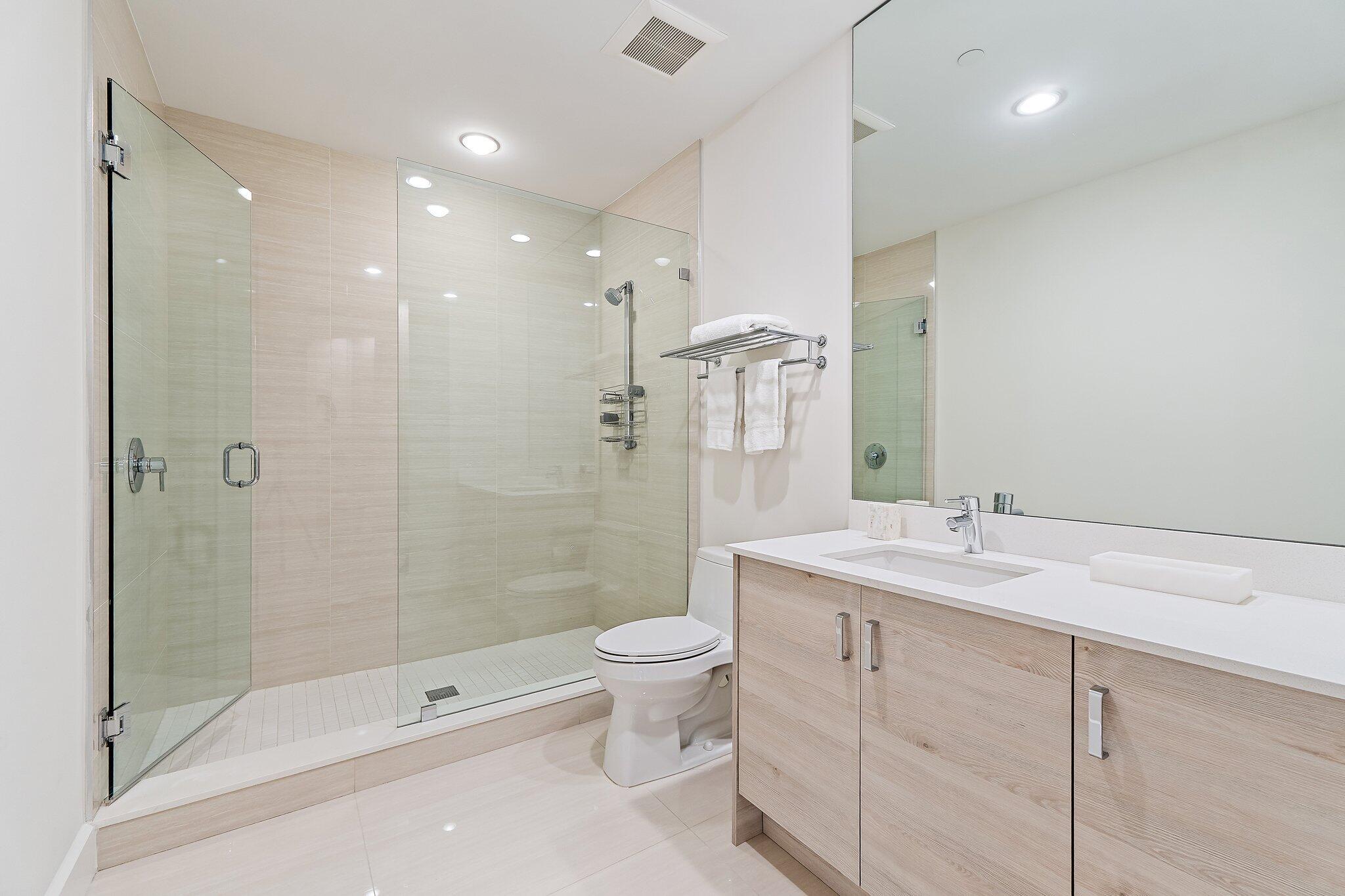 2720 Donald Ross #202, Palm Beach Gardens FL 33410