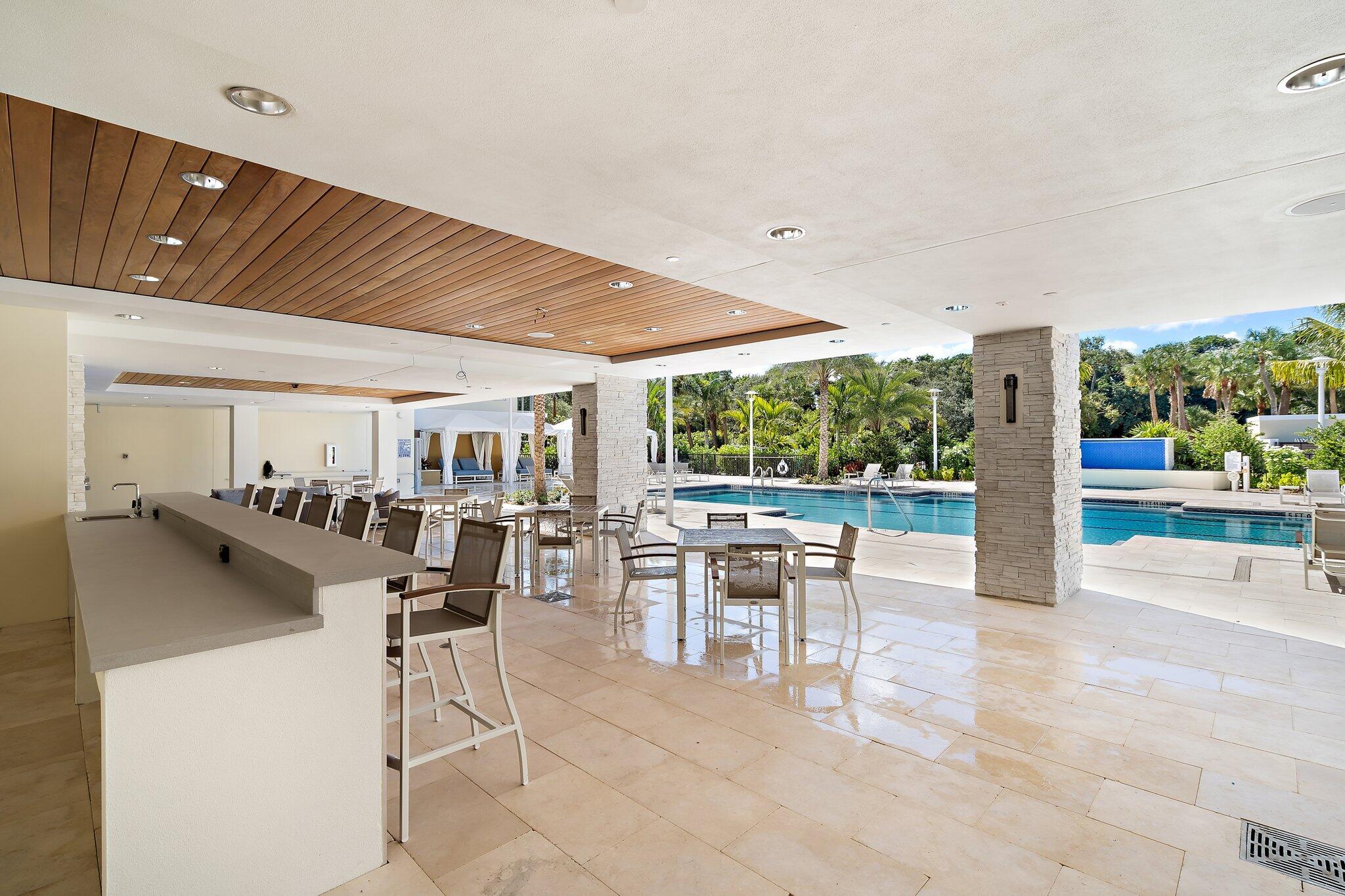 2720 Donald Ross #202, Palm Beach Gardens FL 33410