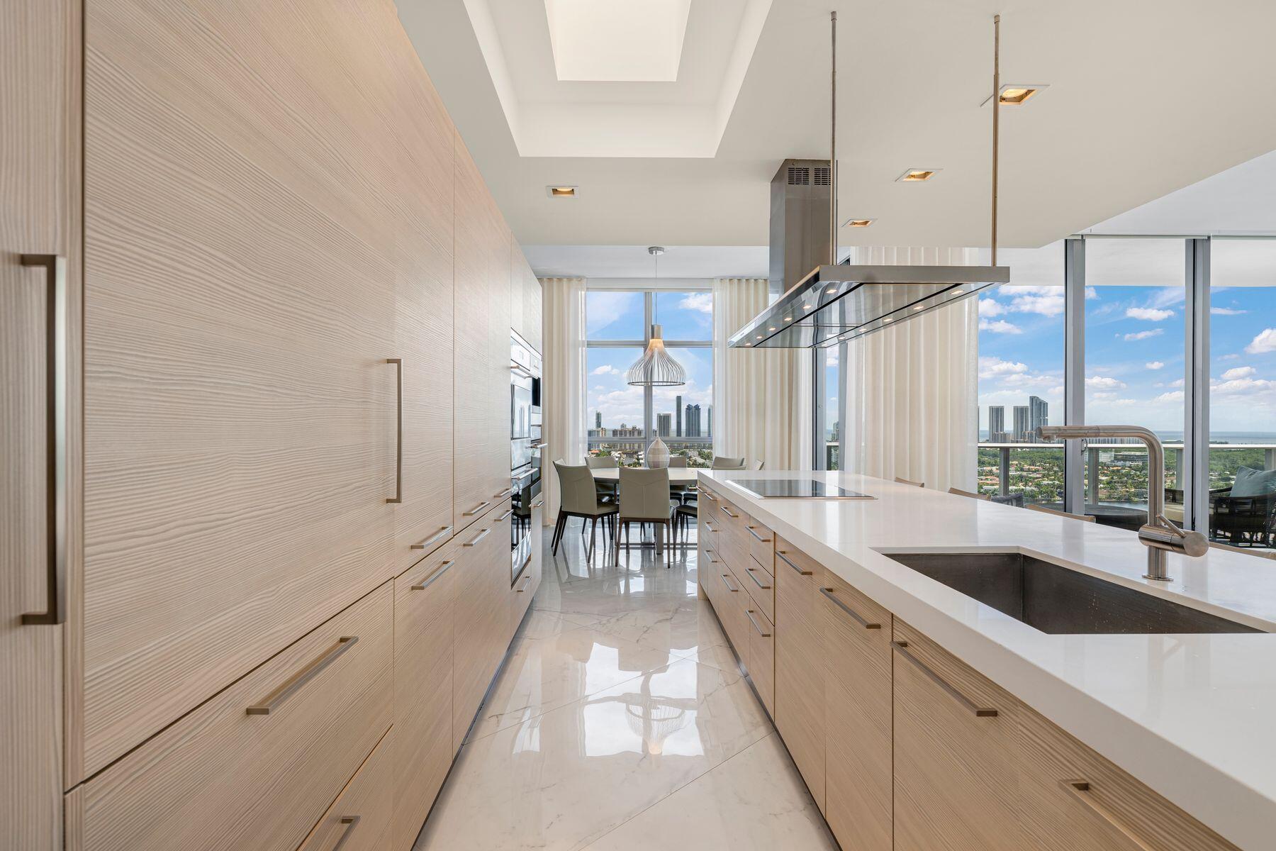 17301 BISCAYNE #PH-7, North Miami Beach FL 33160