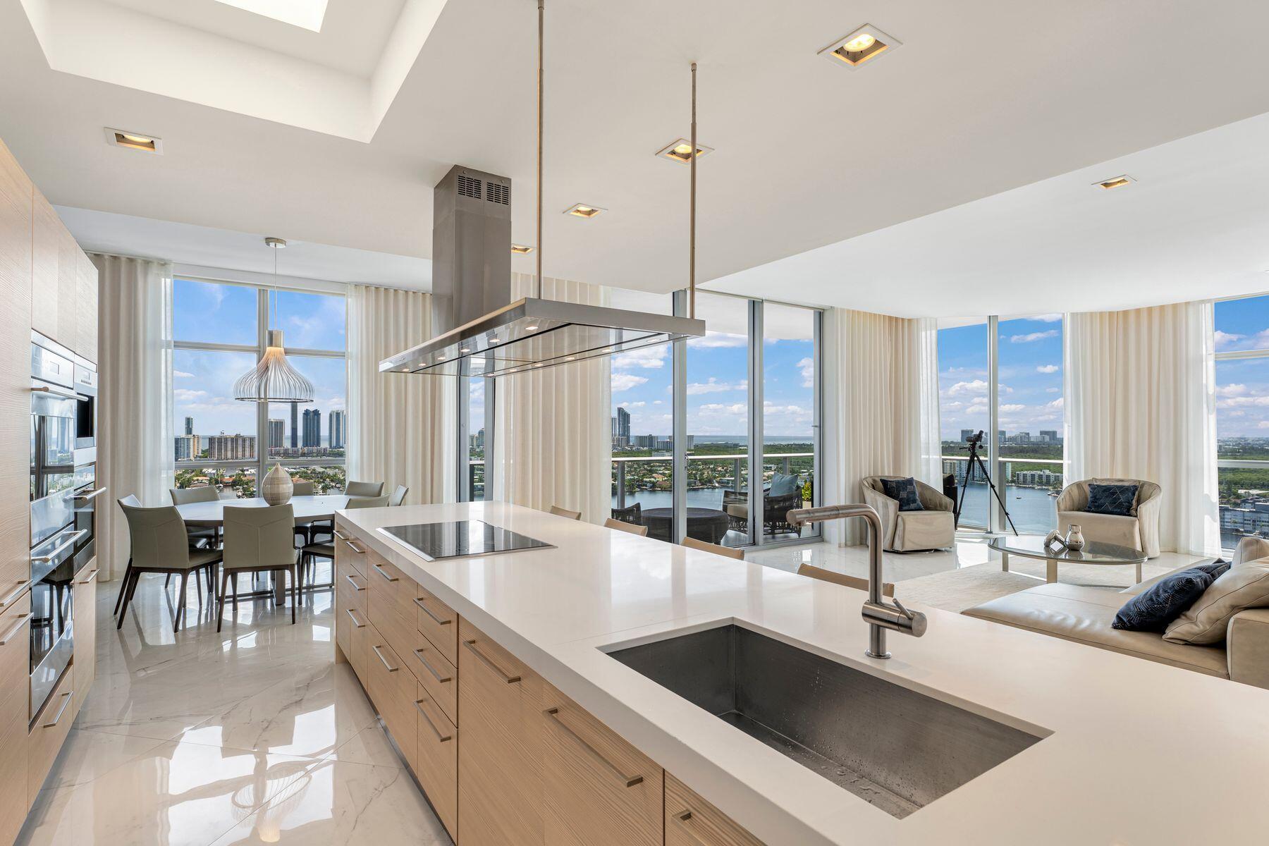 17301 BISCAYNE #PH-7, North Miami Beach FL 33160