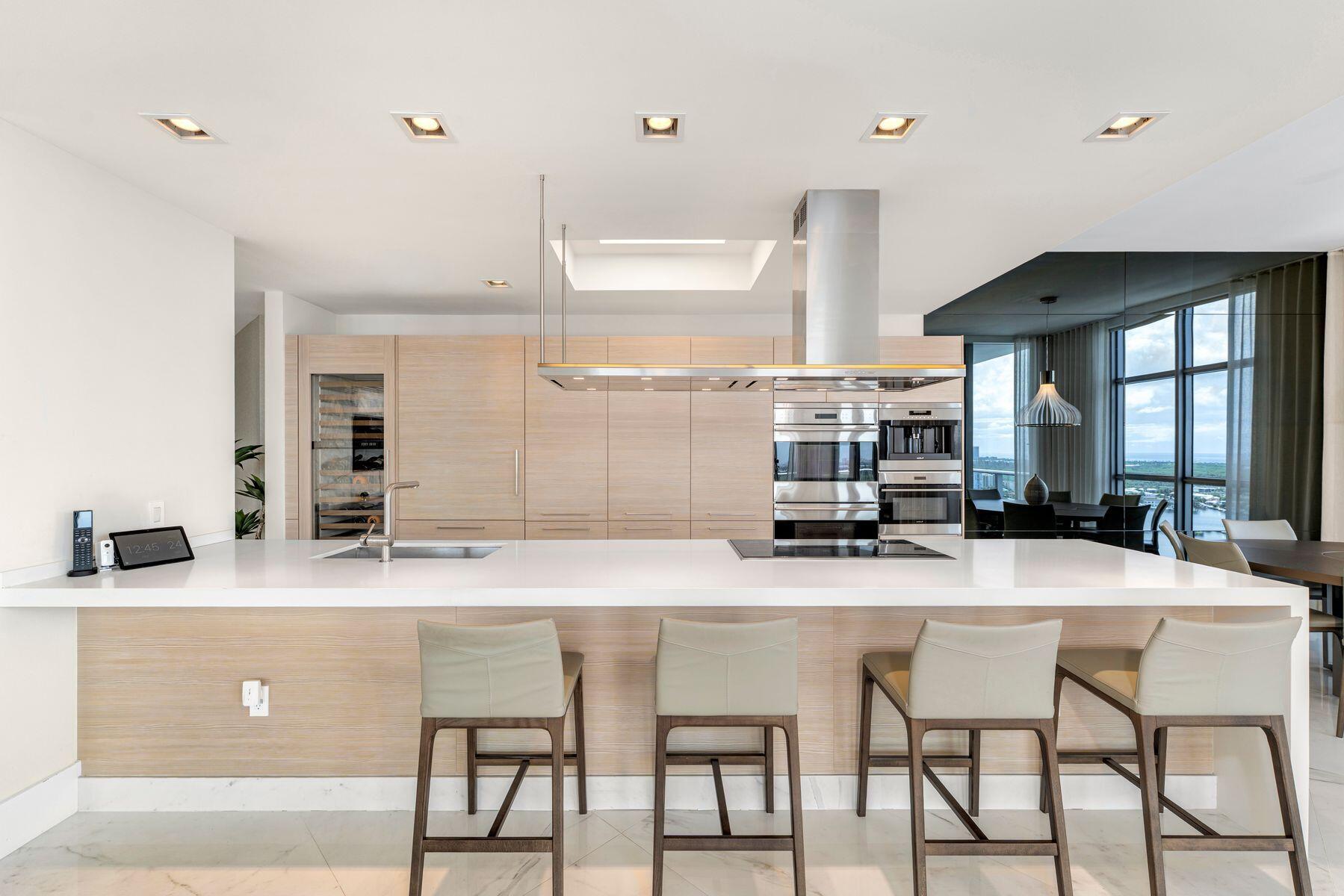 17301 BISCAYNE #PH-7, North Miami Beach FL 33160