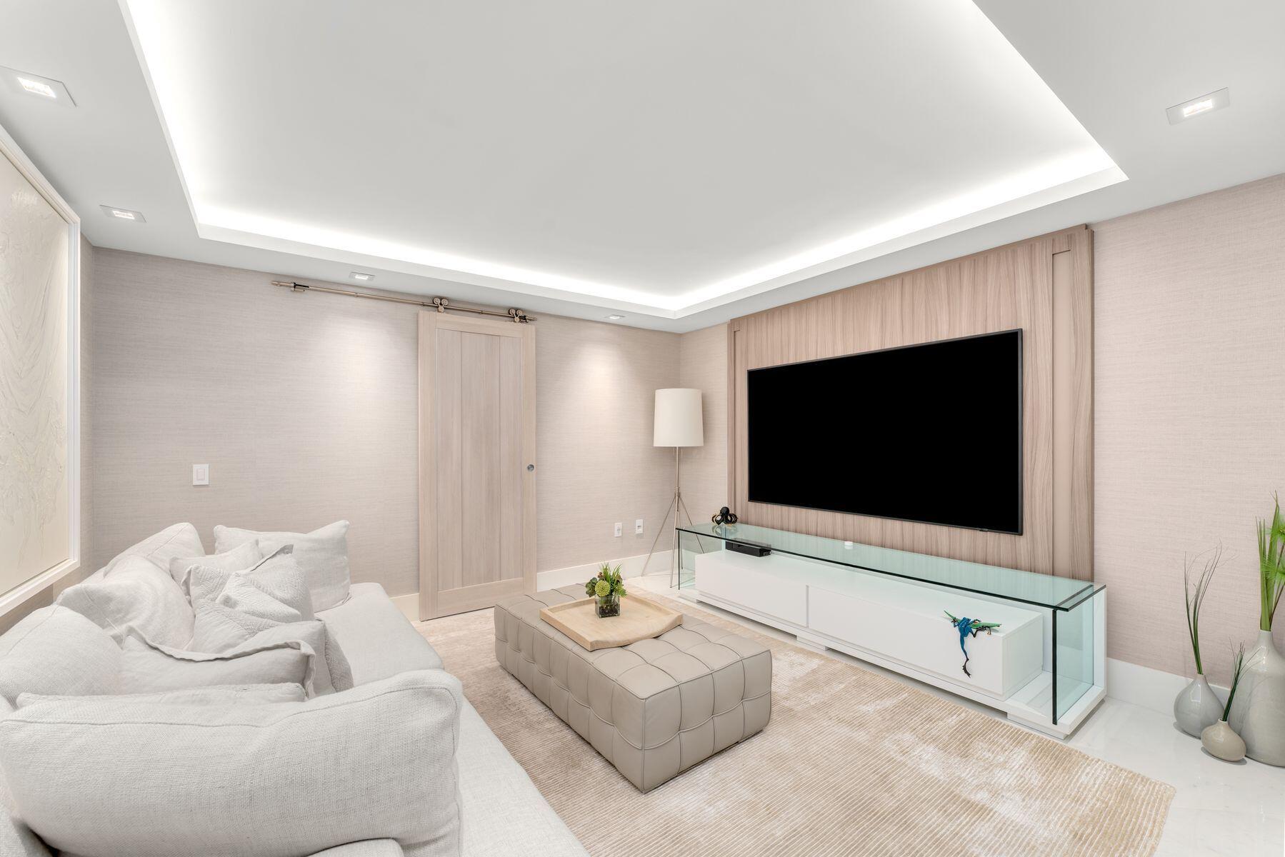 17301 BISCAYNE #PH-7, North Miami Beach FL 33160