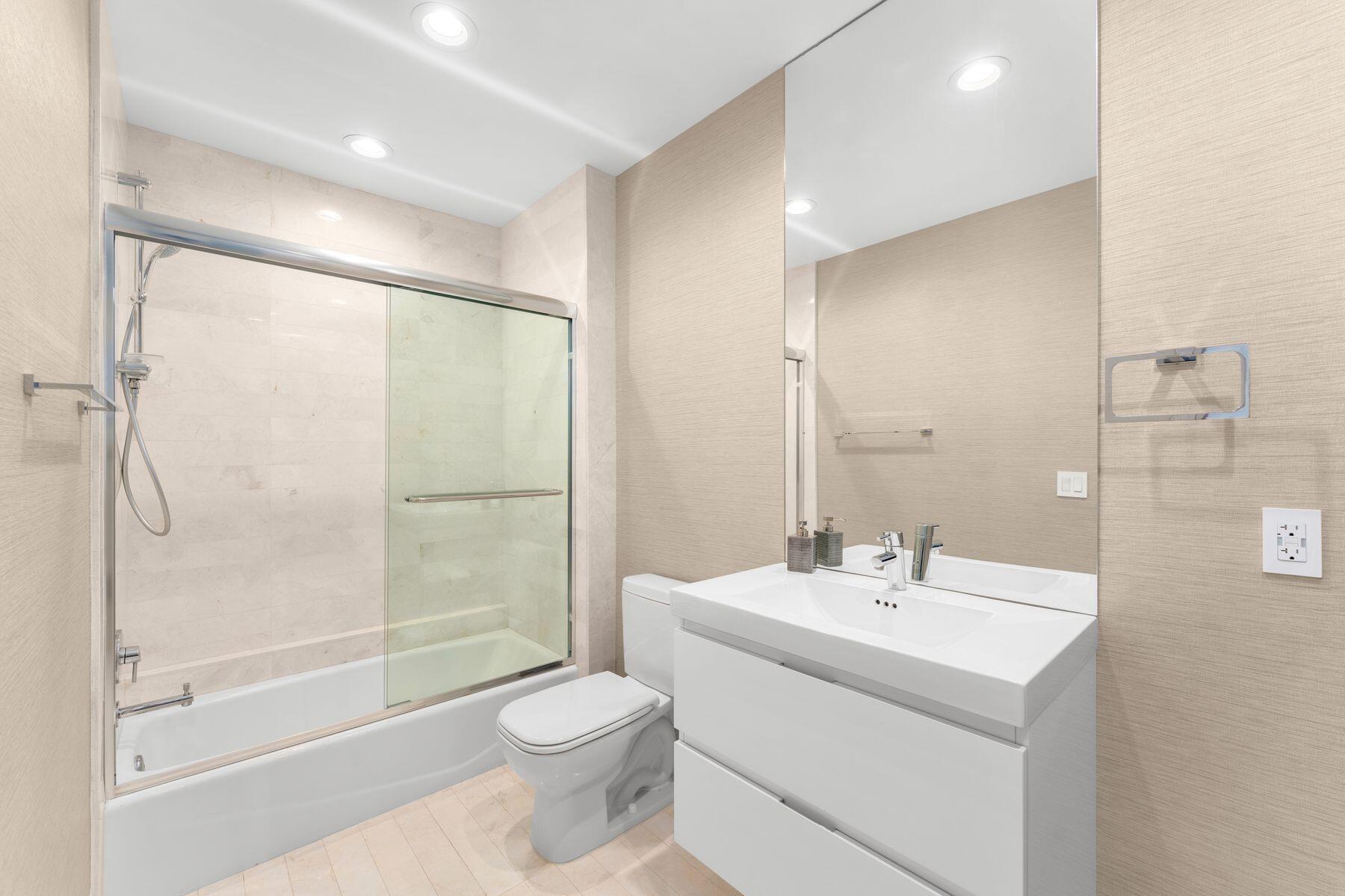 17301 BISCAYNE #PH-7, North Miami Beach FL 33160