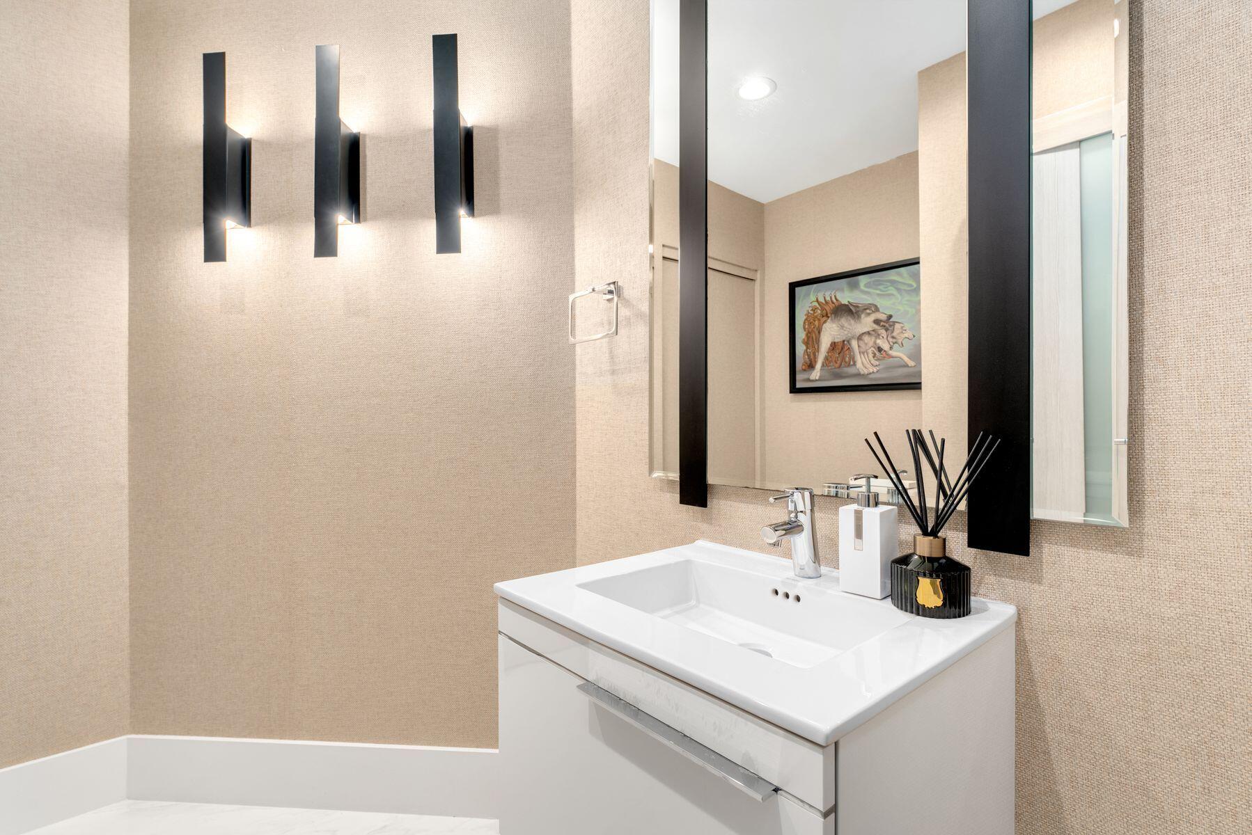 17301 BISCAYNE #PH-7, North Miami Beach FL 33160