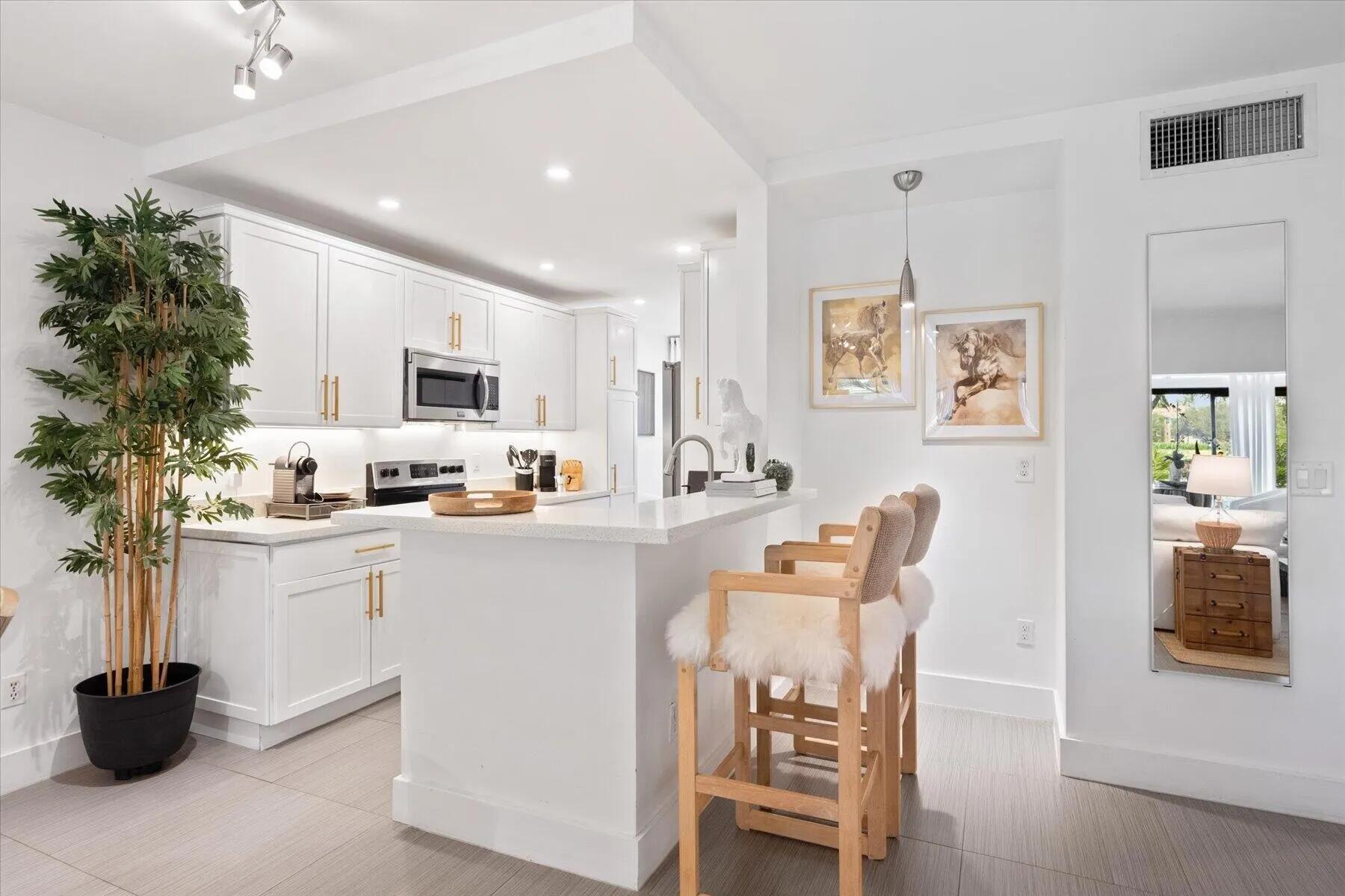 11397 Pond View #E103, Wellington FL 33414