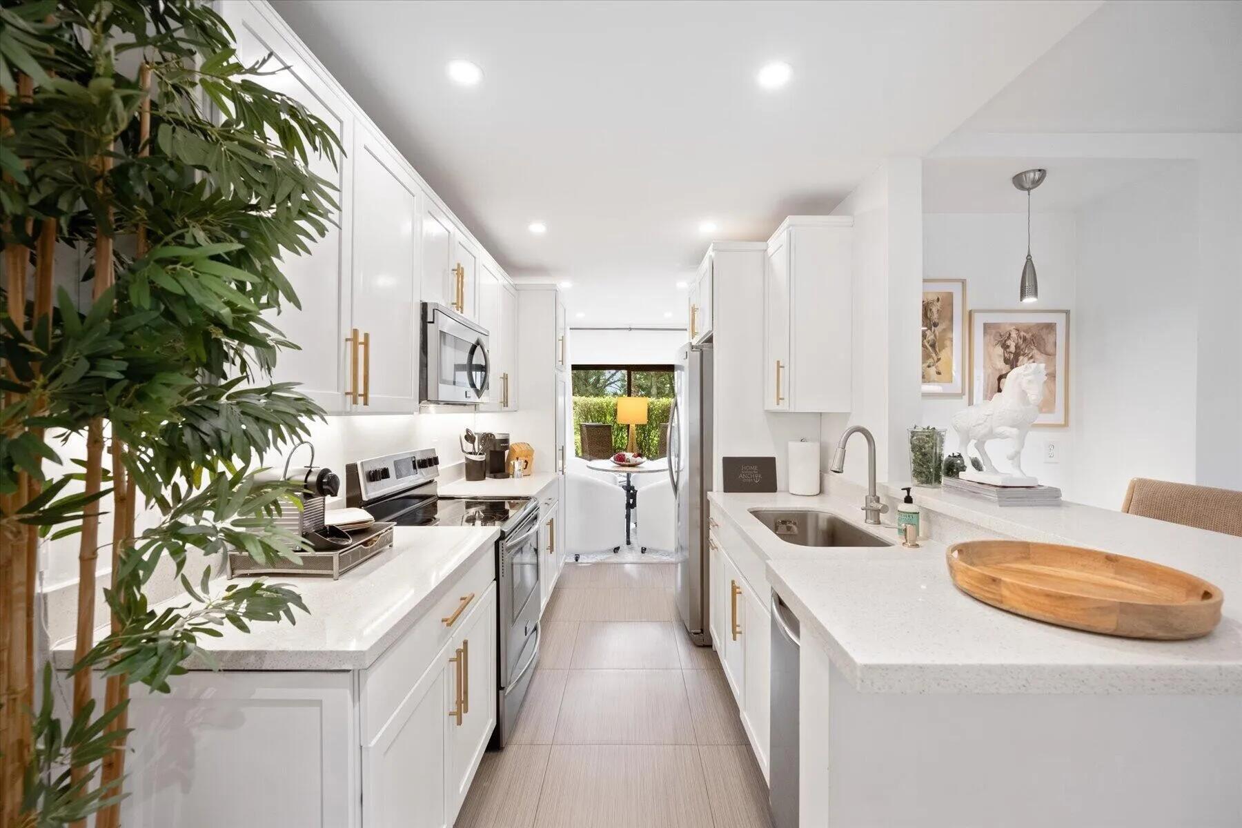 11397 Pond View #E103, Wellington FL 33414
