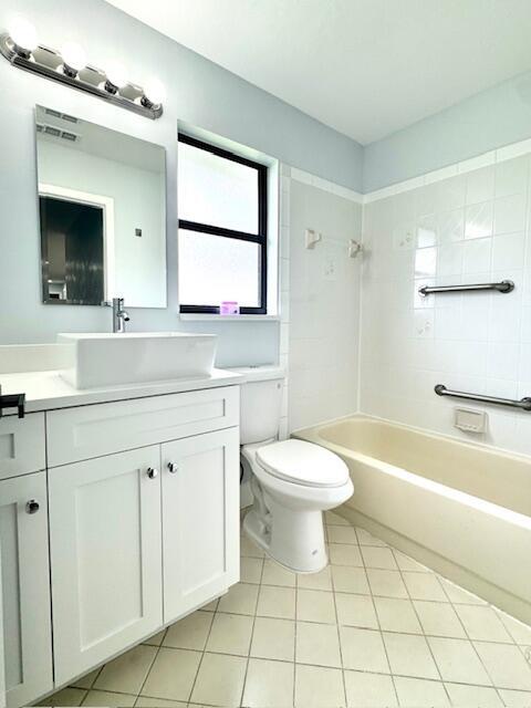 142 LA MANCHA, Royal Palm Beach FL 33411