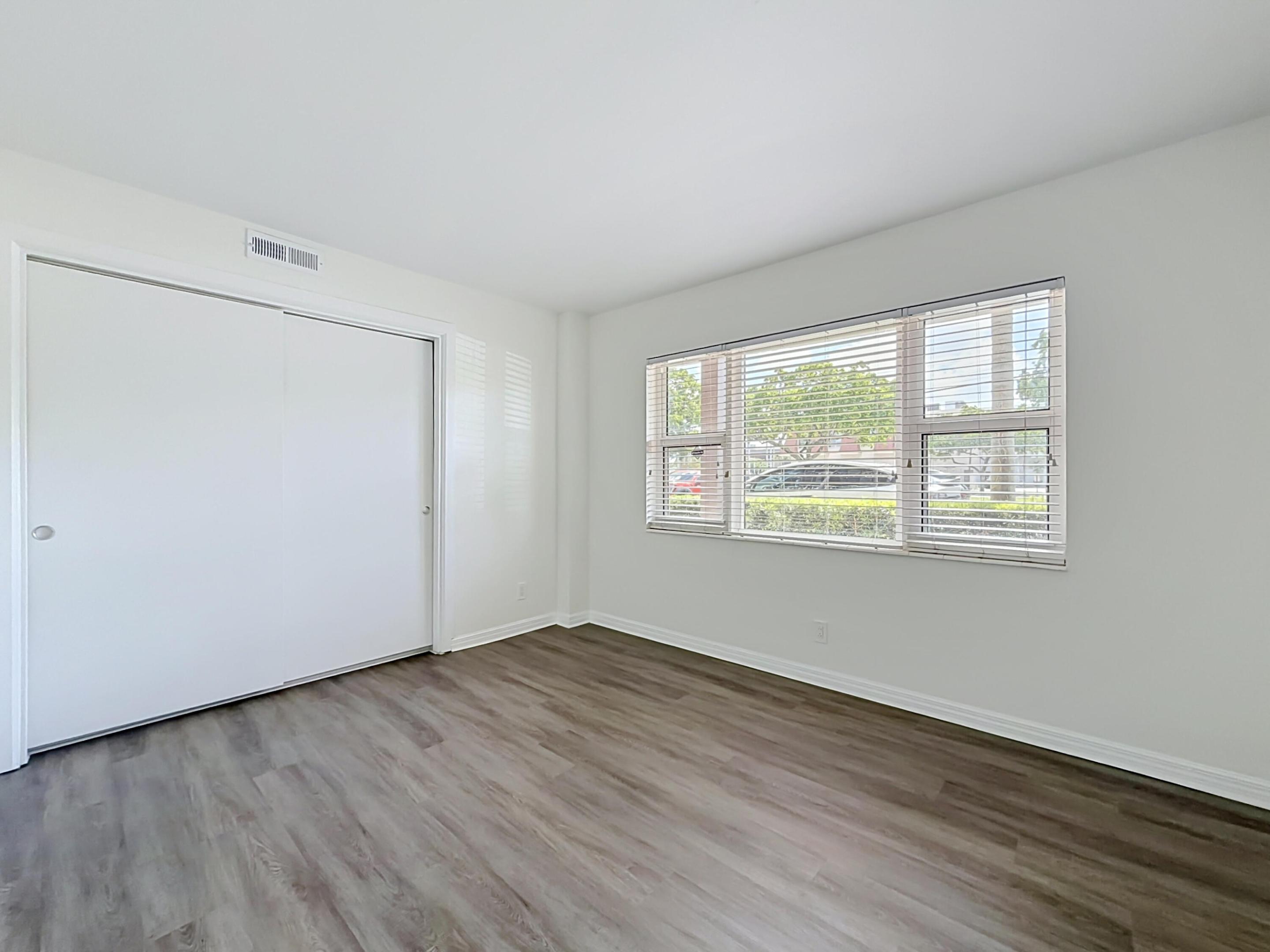 3121 NE 51st #102E, Fort Lauderdale FL 33308