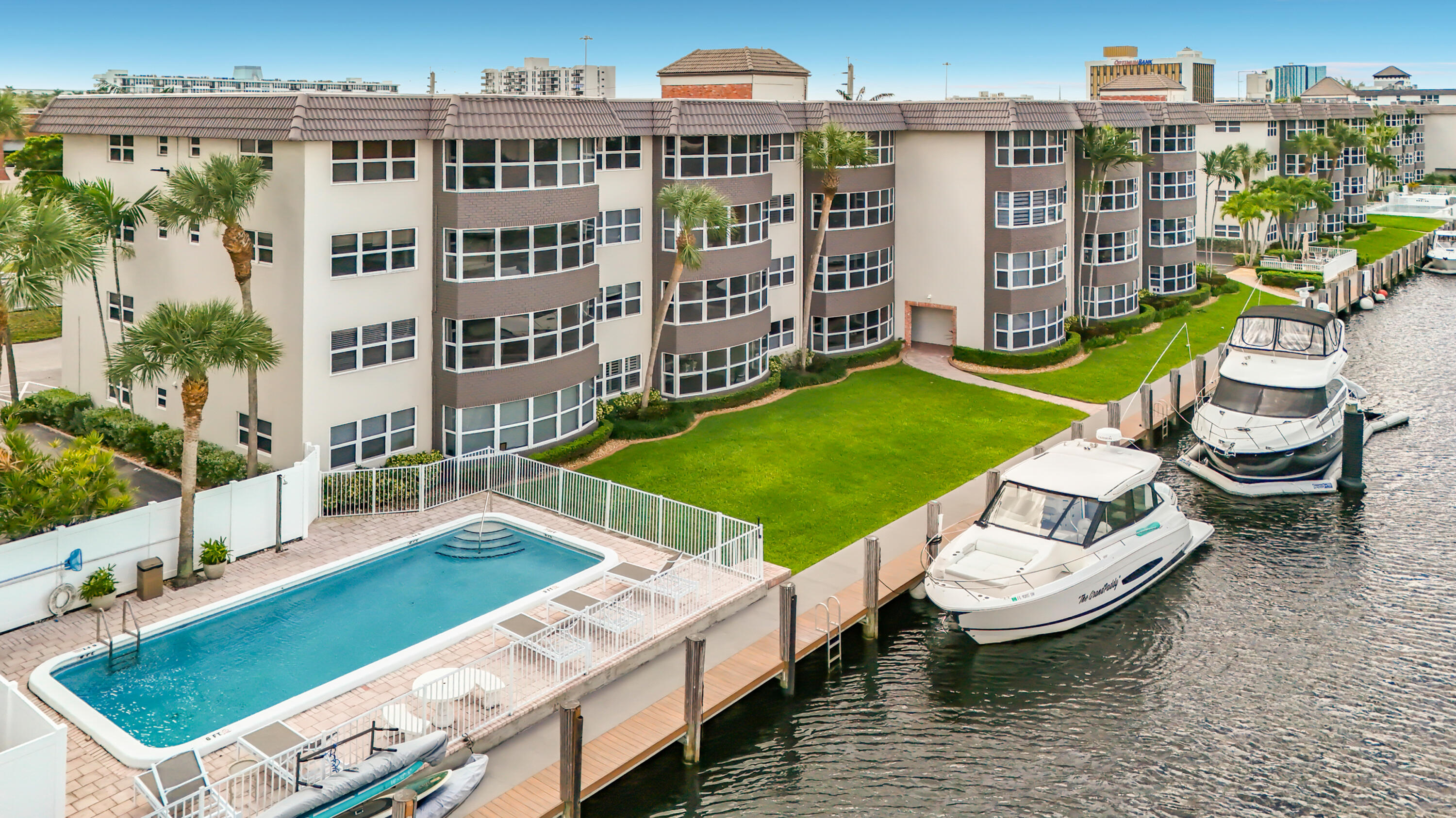3121 NE 51st #102E, Fort Lauderdale FL 33308