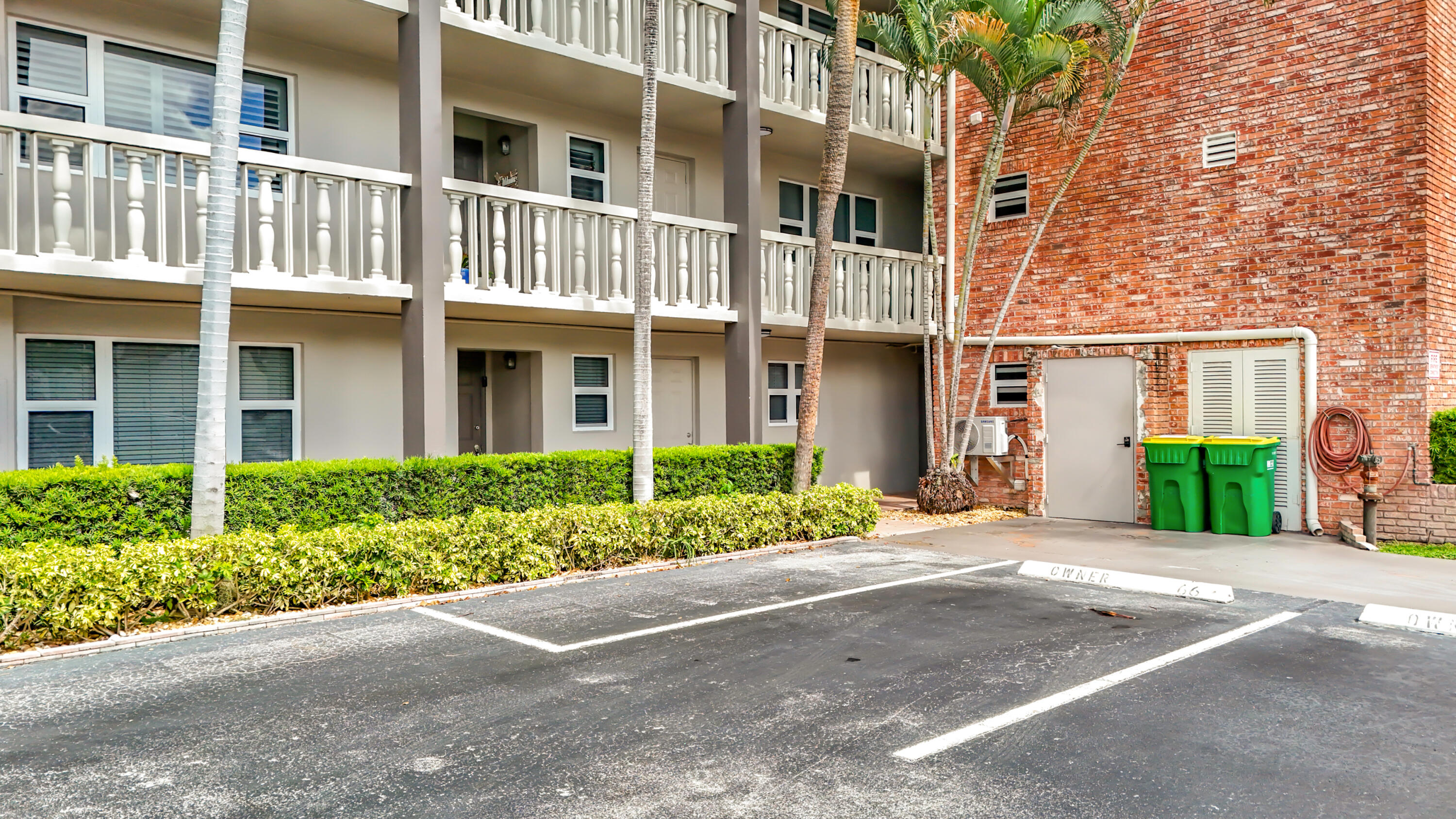 3121 NE 51st #102E, Fort Lauderdale FL 33308