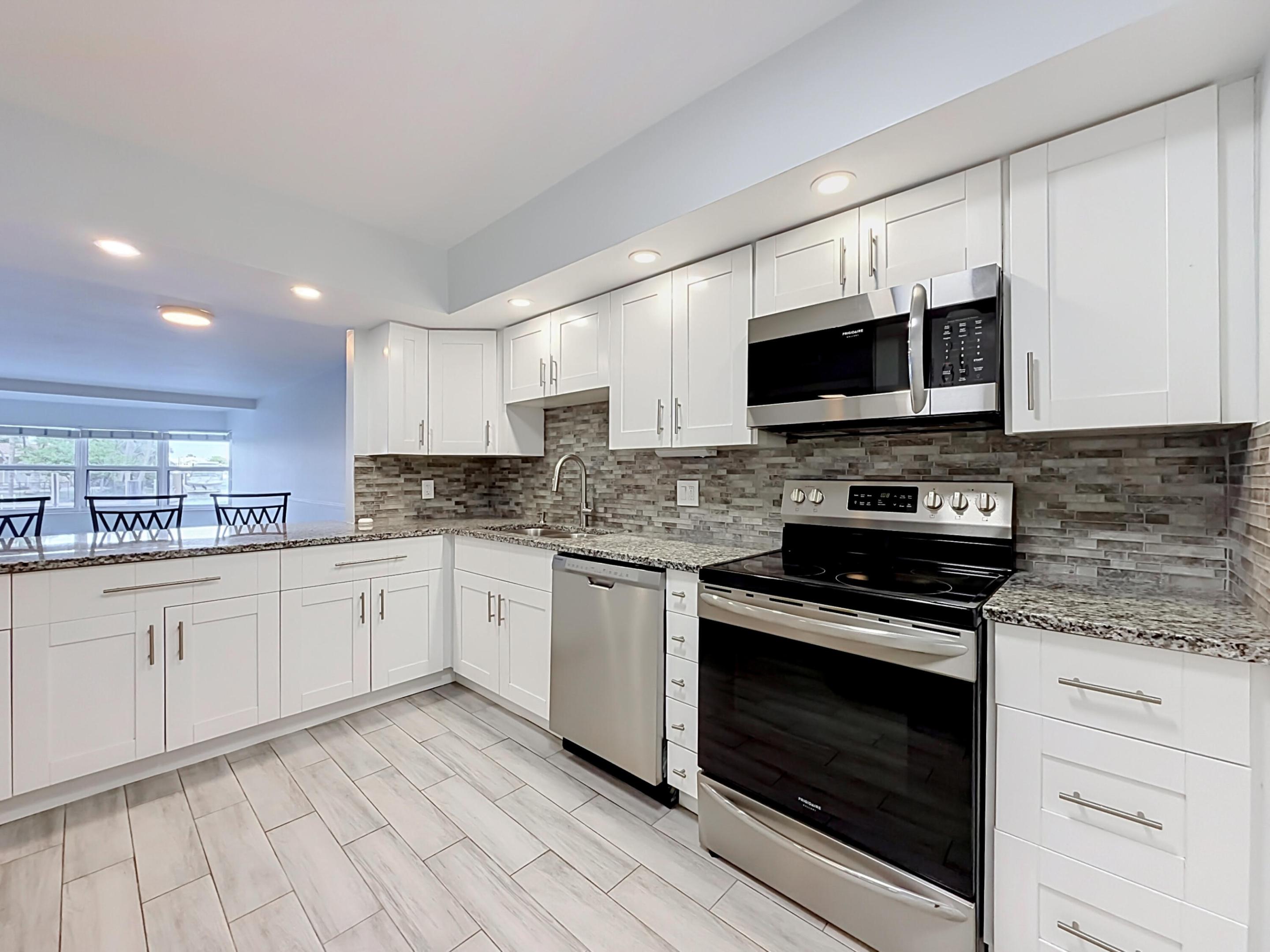 3121 NE 51st #102E, Fort Lauderdale FL 33308