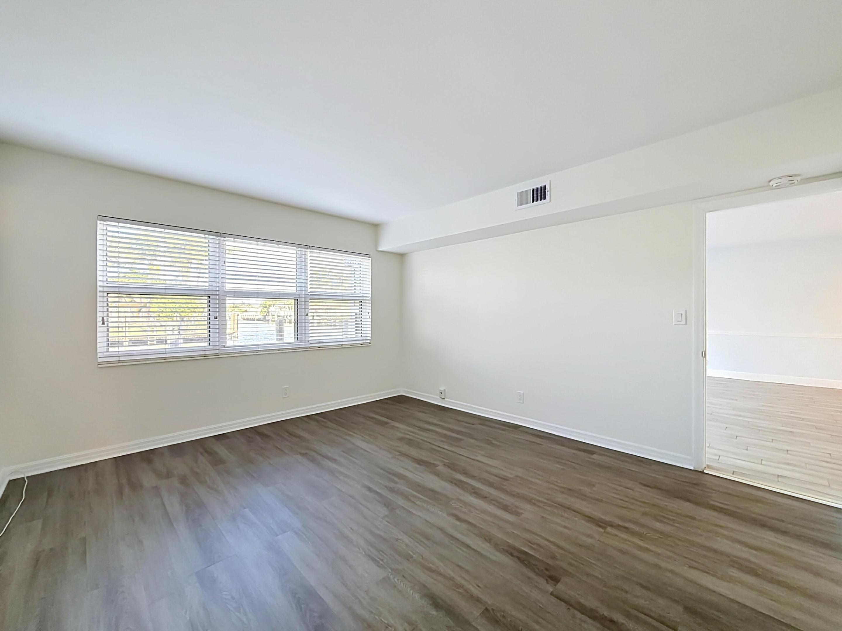 3121 NE 51st #102E, Fort Lauderdale FL 33308