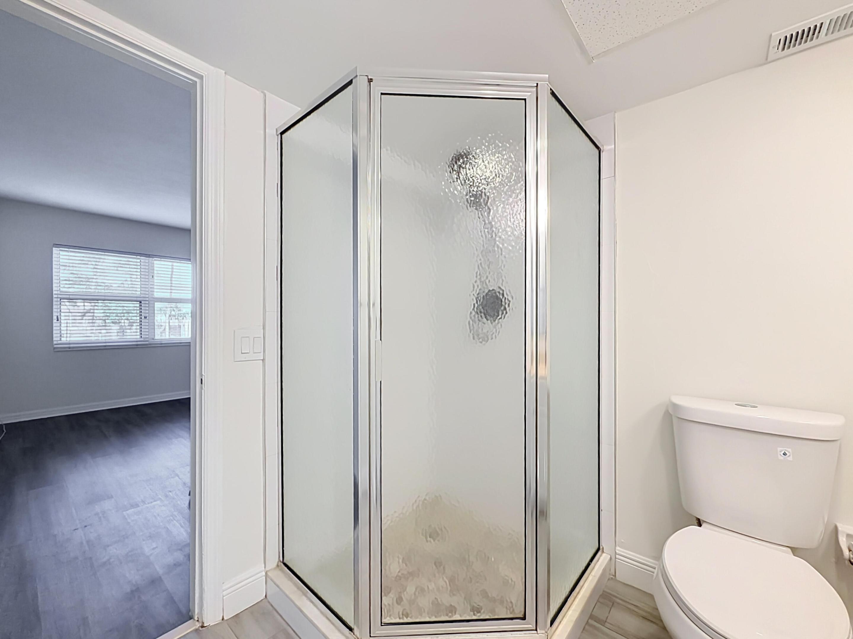 3121 NE 51st #102E, Fort Lauderdale FL 33308