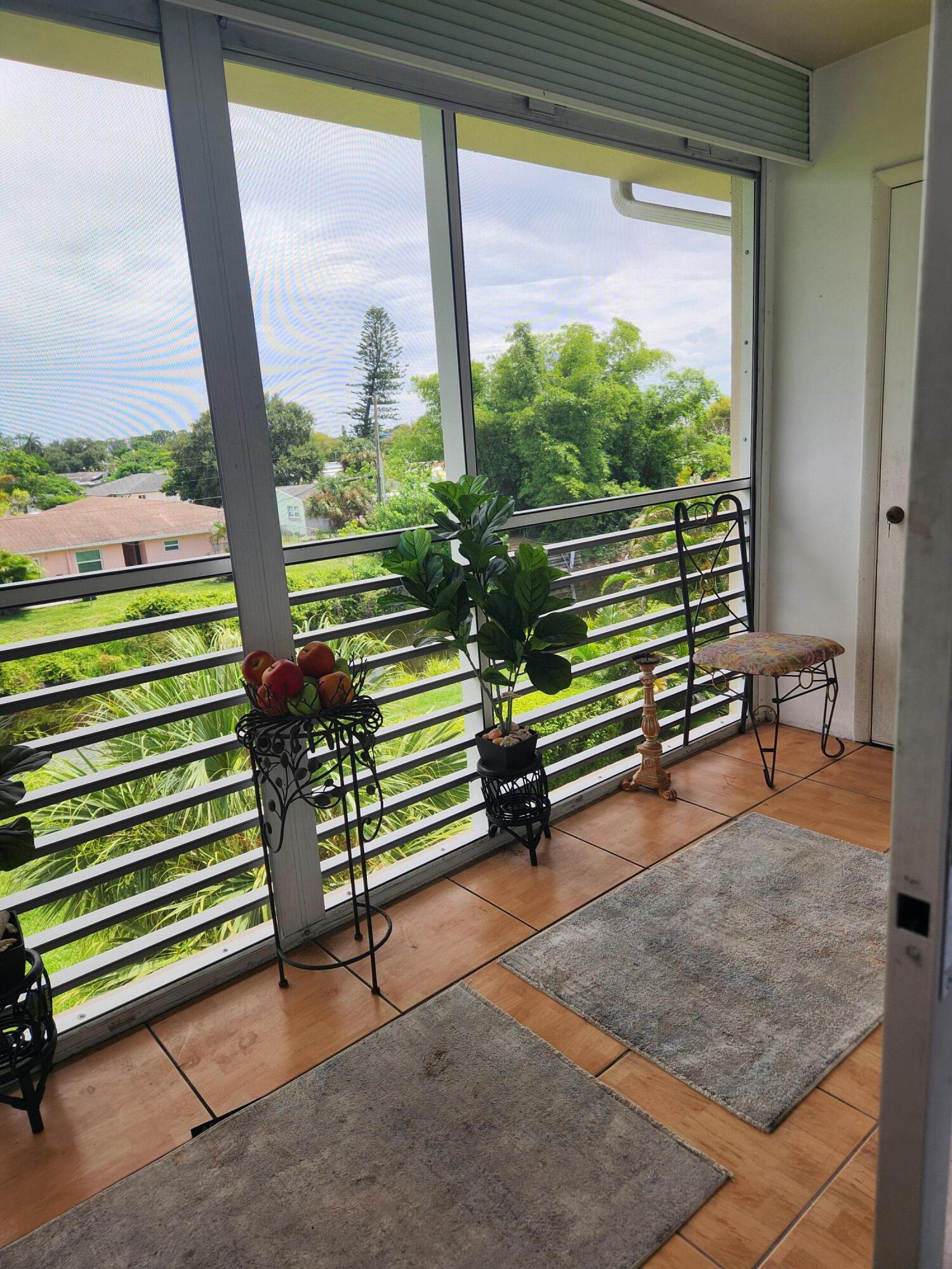 2606 GARDEN #304, Lake Worth FL 33461