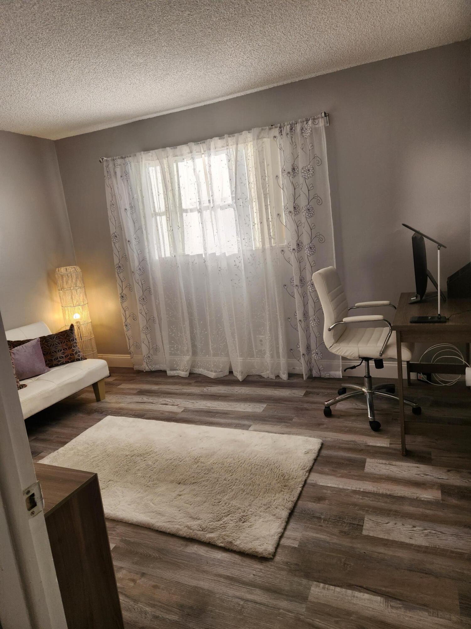 2606 GARDEN #304, Lake Worth FL 33461