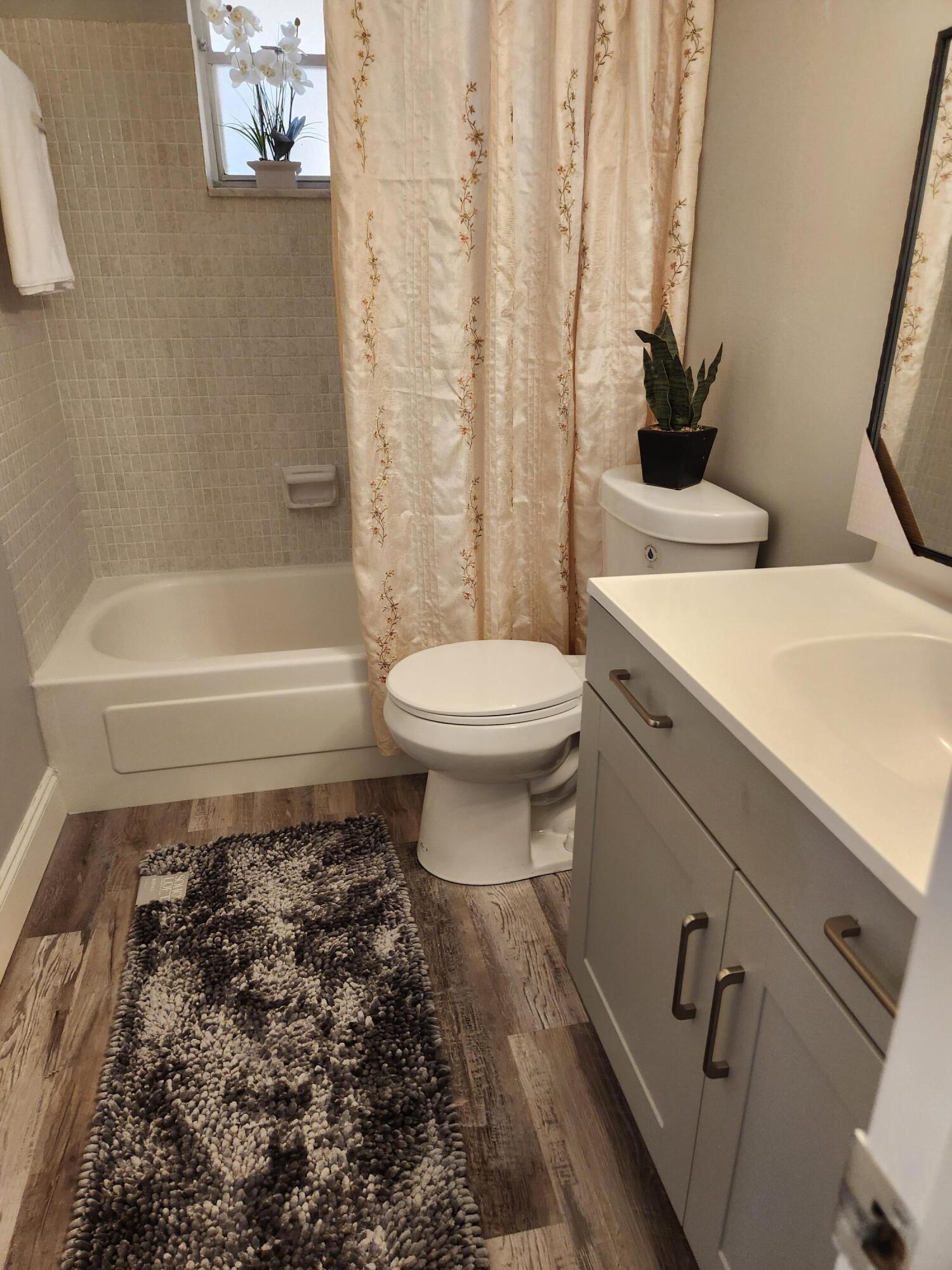 2606 GARDEN #304, Lake Worth FL 33461