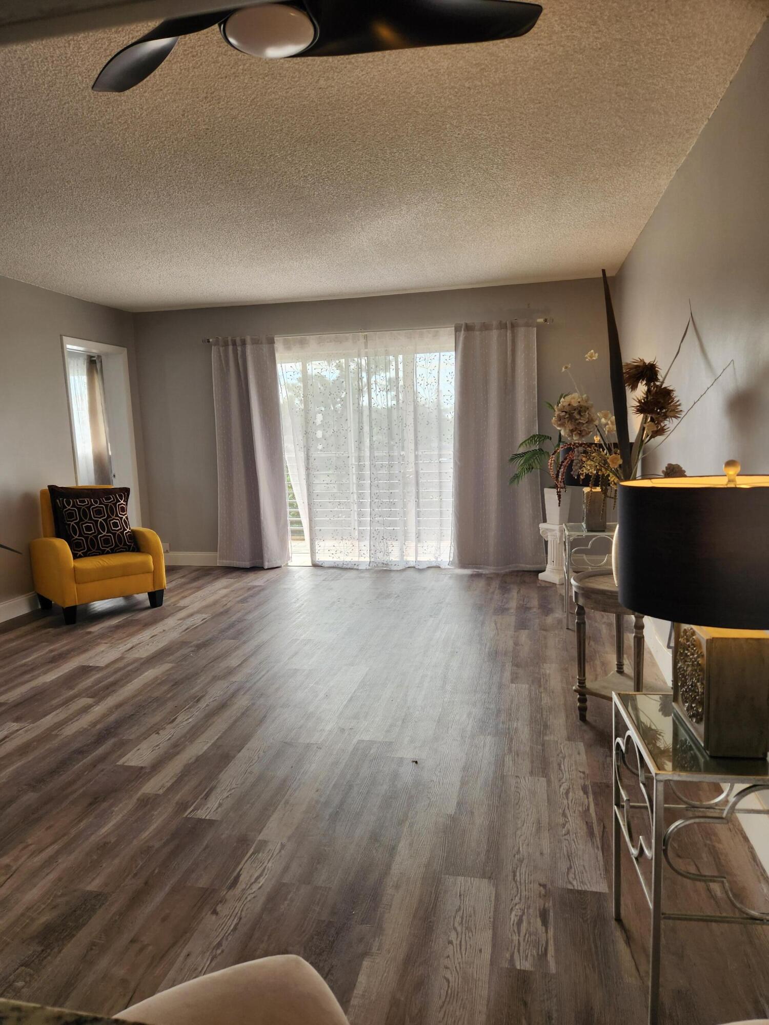 2606 GARDEN #304, Lake Worth FL 33461