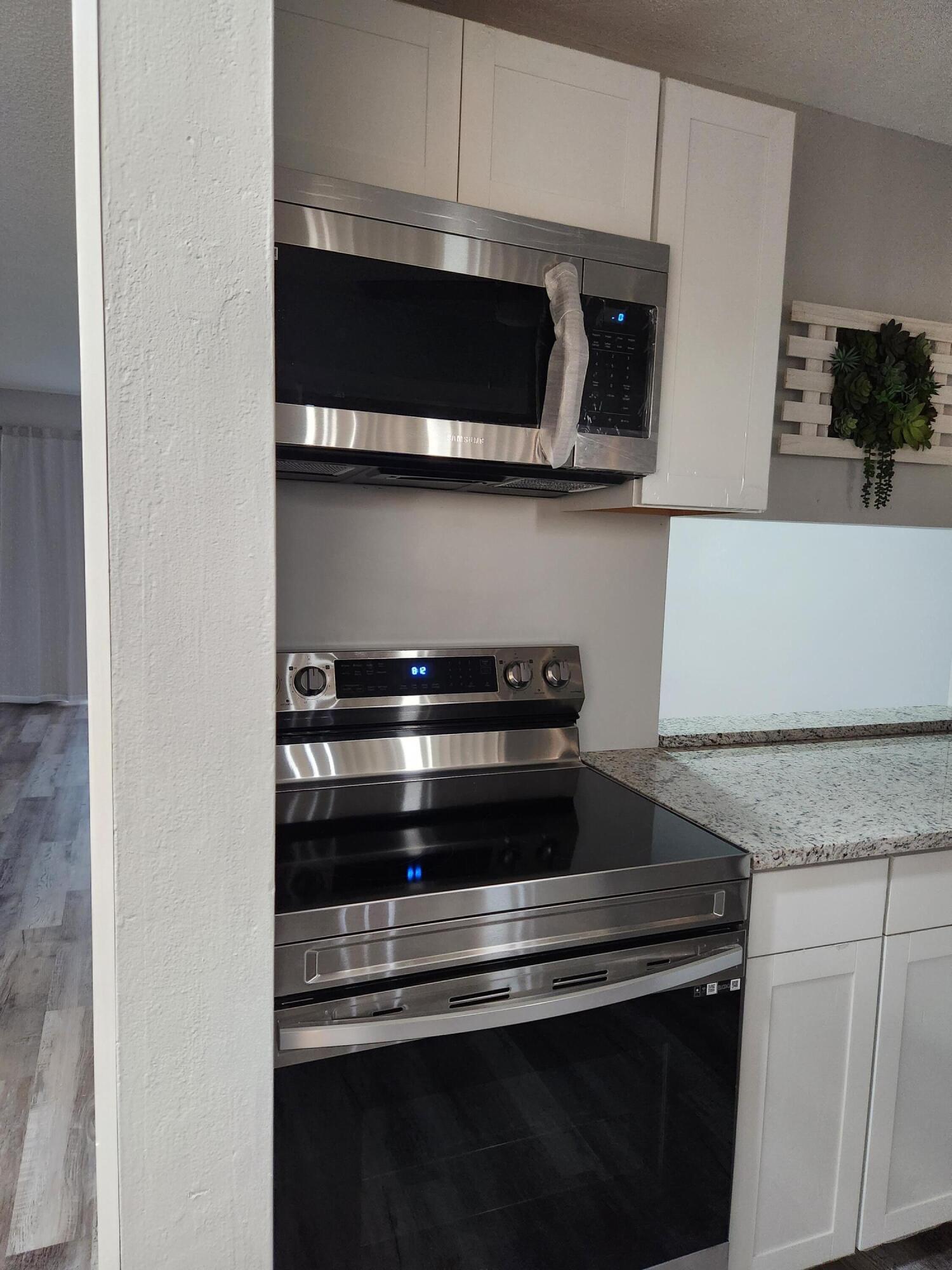2606 GARDEN #304, Lake Worth FL 33461