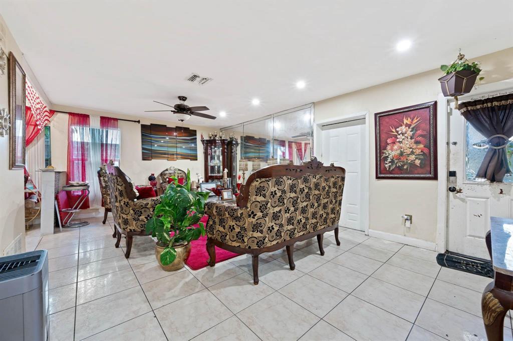 2651 NW 42ND, Lauderhill FL 33313