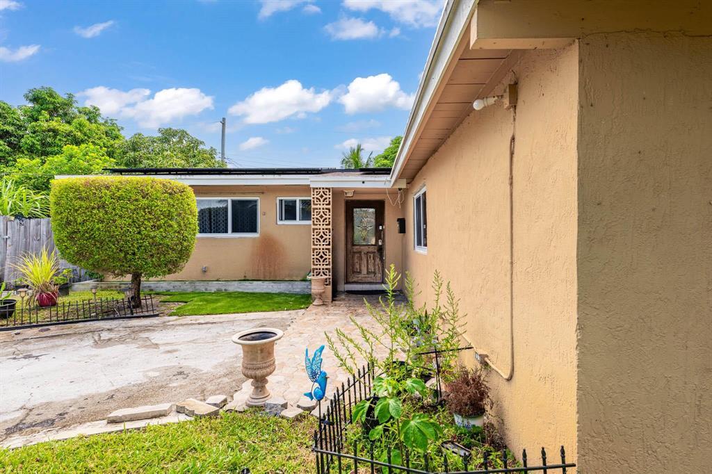 2651 NW 42ND, Lauderhill FL 33313
