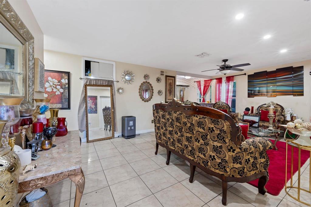 2651 NW 42ND, Lauderhill FL 33313