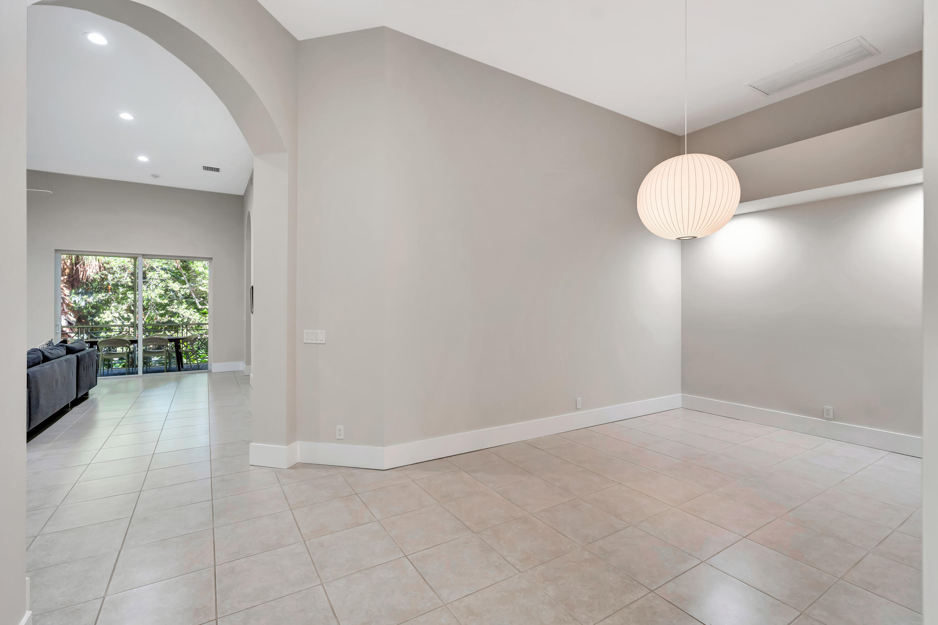 125 Palm Bay #C, Palm Beach Gardens FL 33418