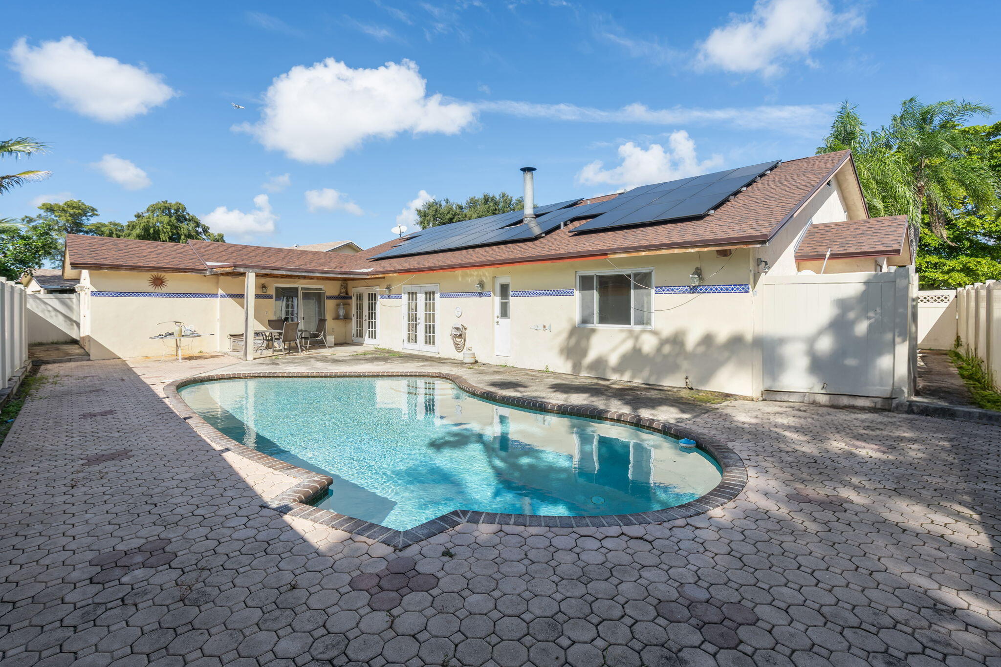 7000 NW 49TH, Lauderhill FL 33319