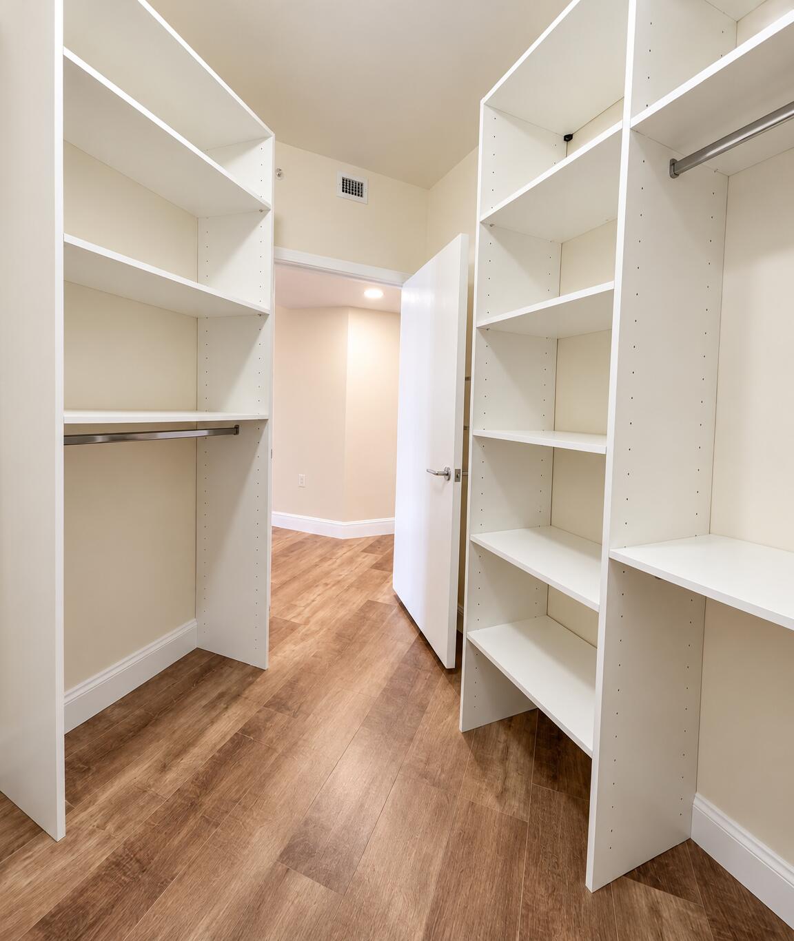 19900 E COUNTRY CLUB #1020 ST, Aventura FL 33180