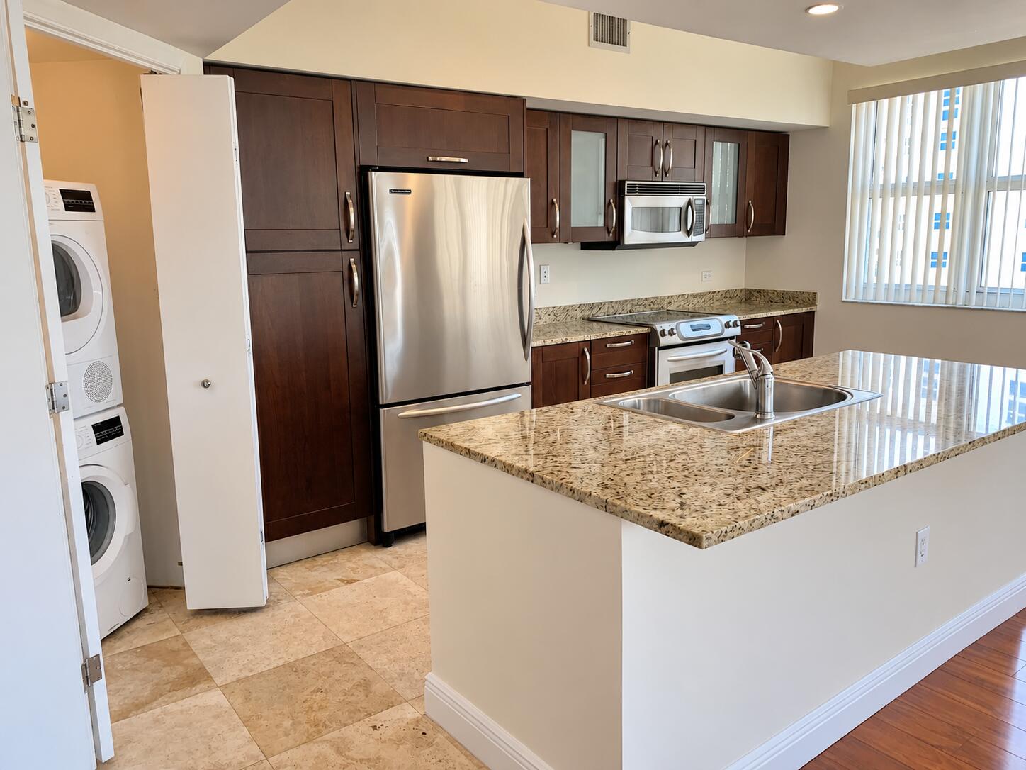 19900 E COUNTRY CLUB #1020 ST, Aventura FL 33180