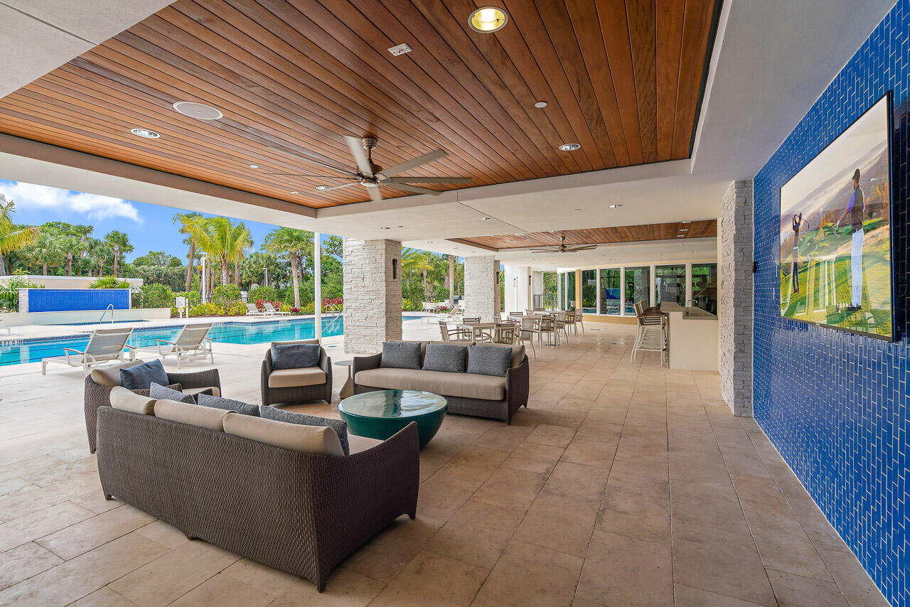 2720 Donald Ross #301, Palm Beach Gardens FL 33410