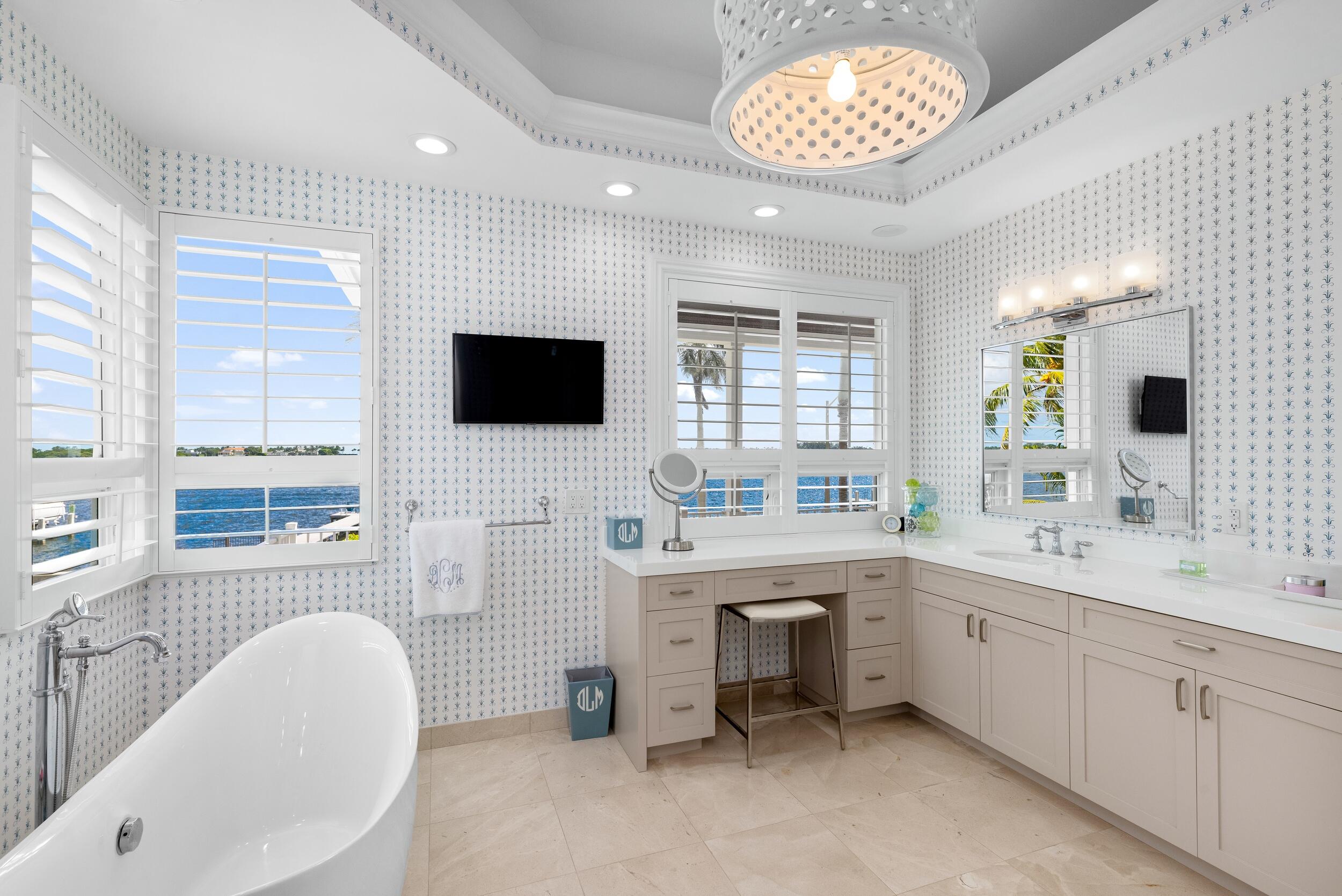6917 S Flagler, West Palm Beach FL 33405