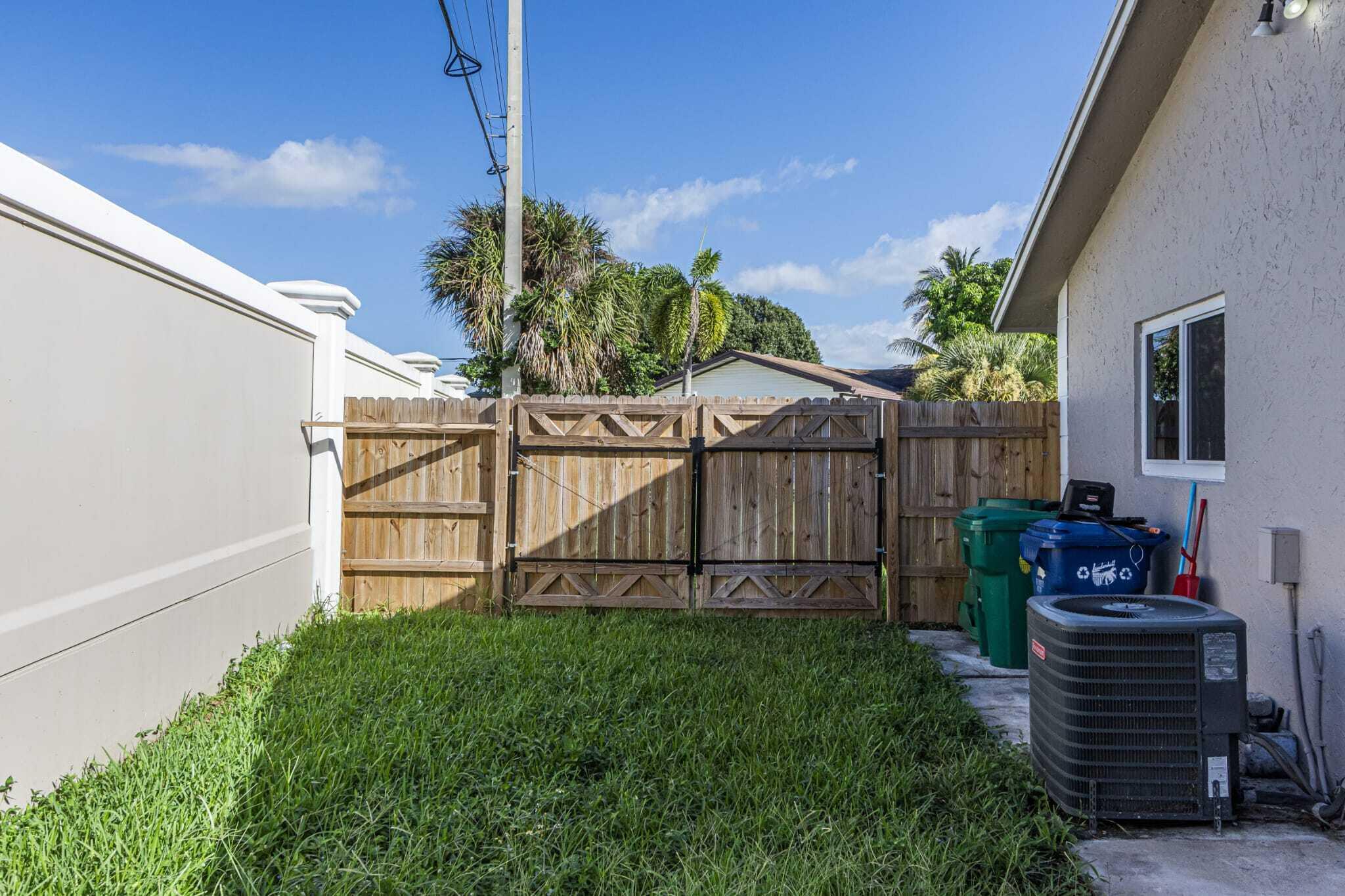 8720 NW 46TH, Lauderhill FL 33351