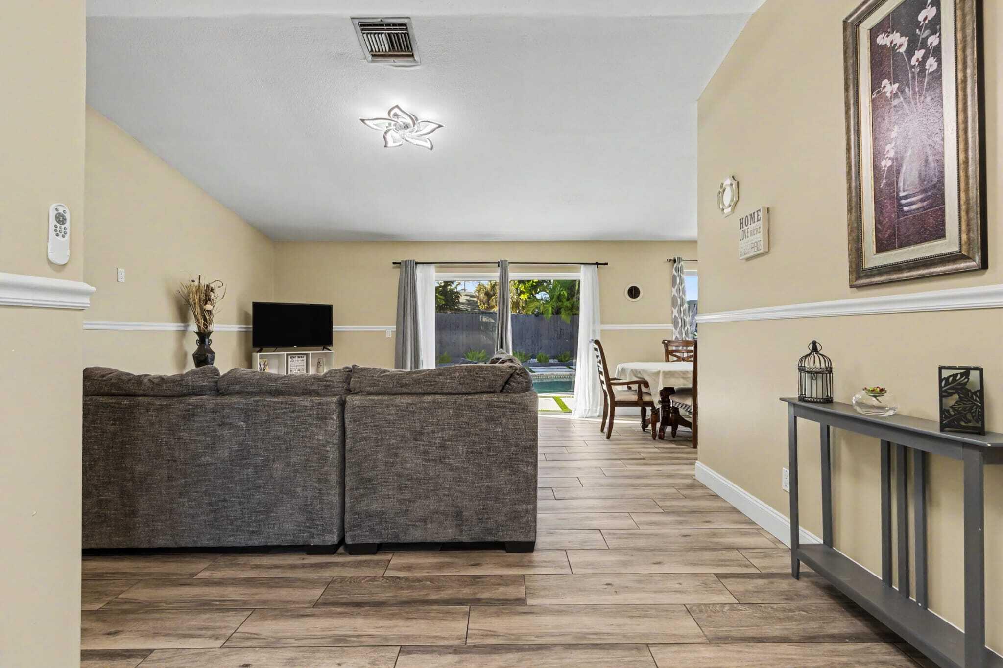 8720 NW 46TH, Lauderhill FL 33351