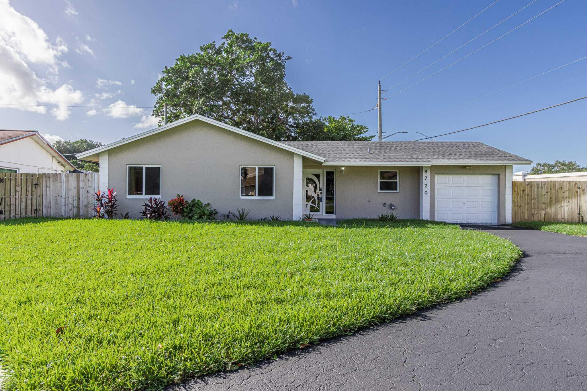 8720 NW 46TH, Lauderhill FL 33351