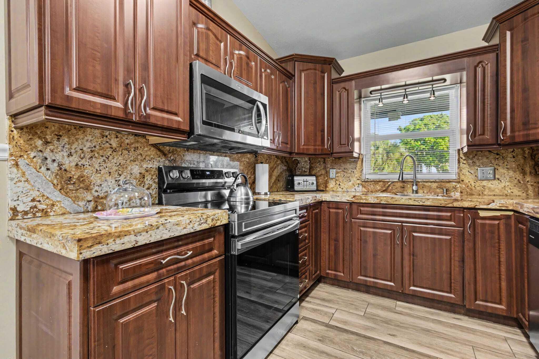 8720 NW 46TH, Lauderhill FL 33351